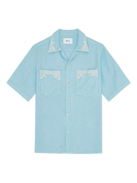 embroidered-pocket short-sleeve shirt