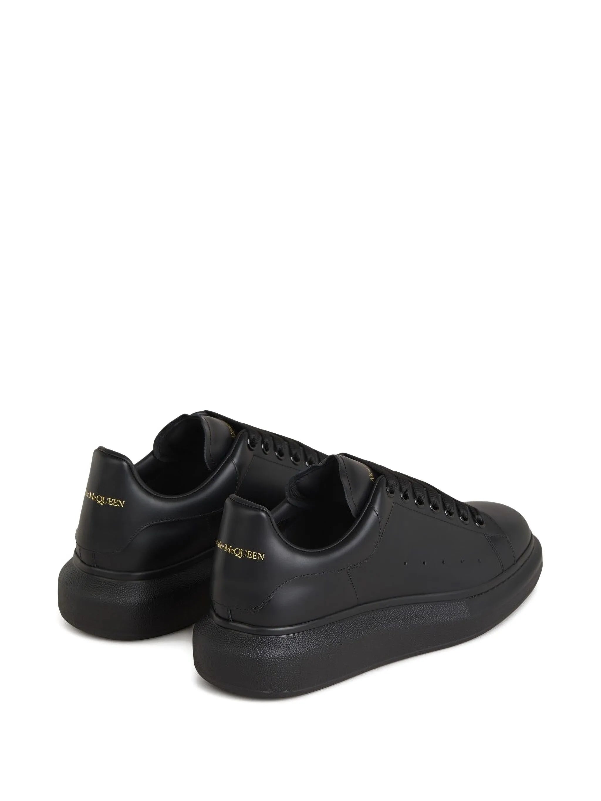 Oversized platform sneakers