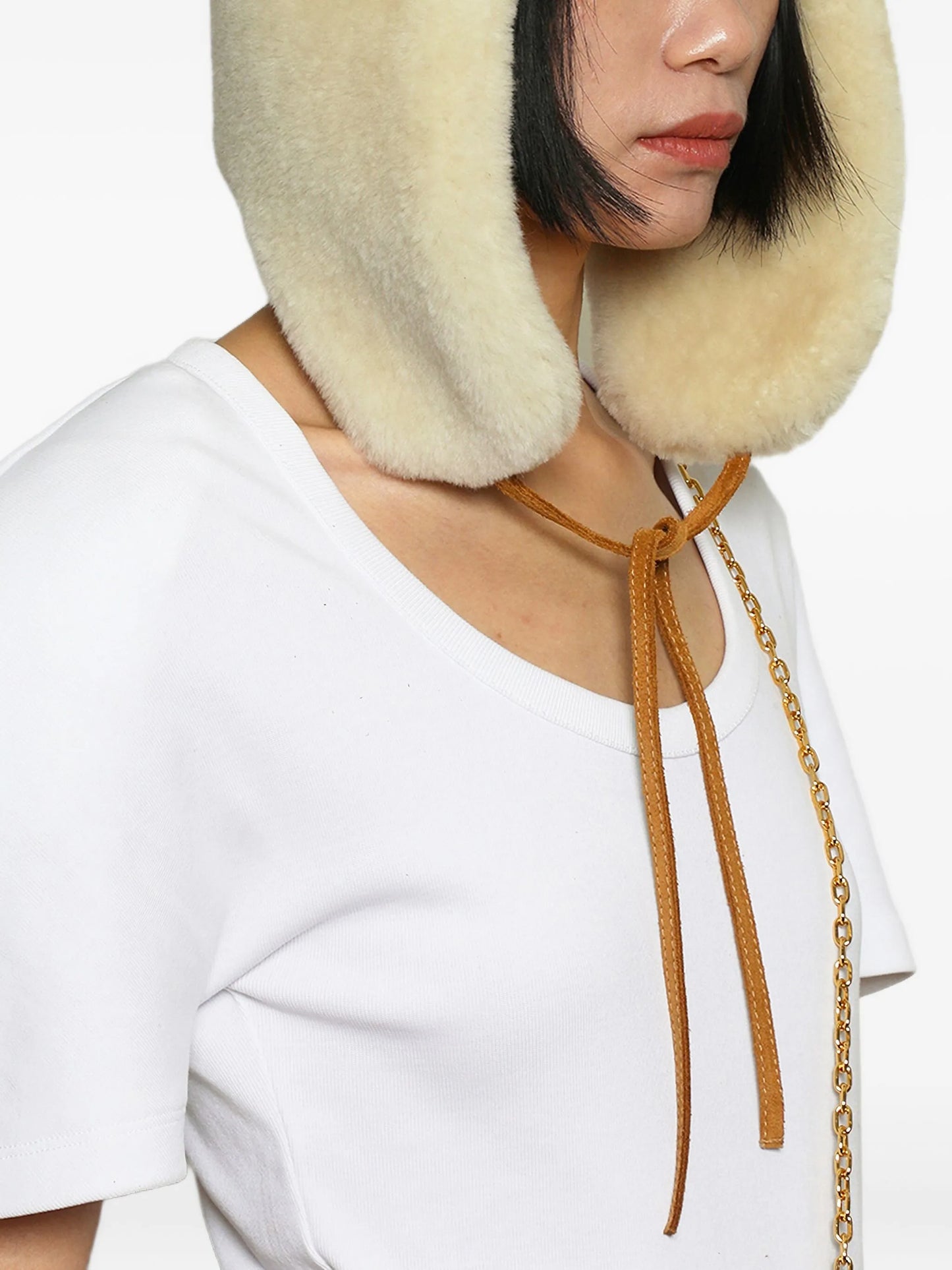 tie-fastening hat