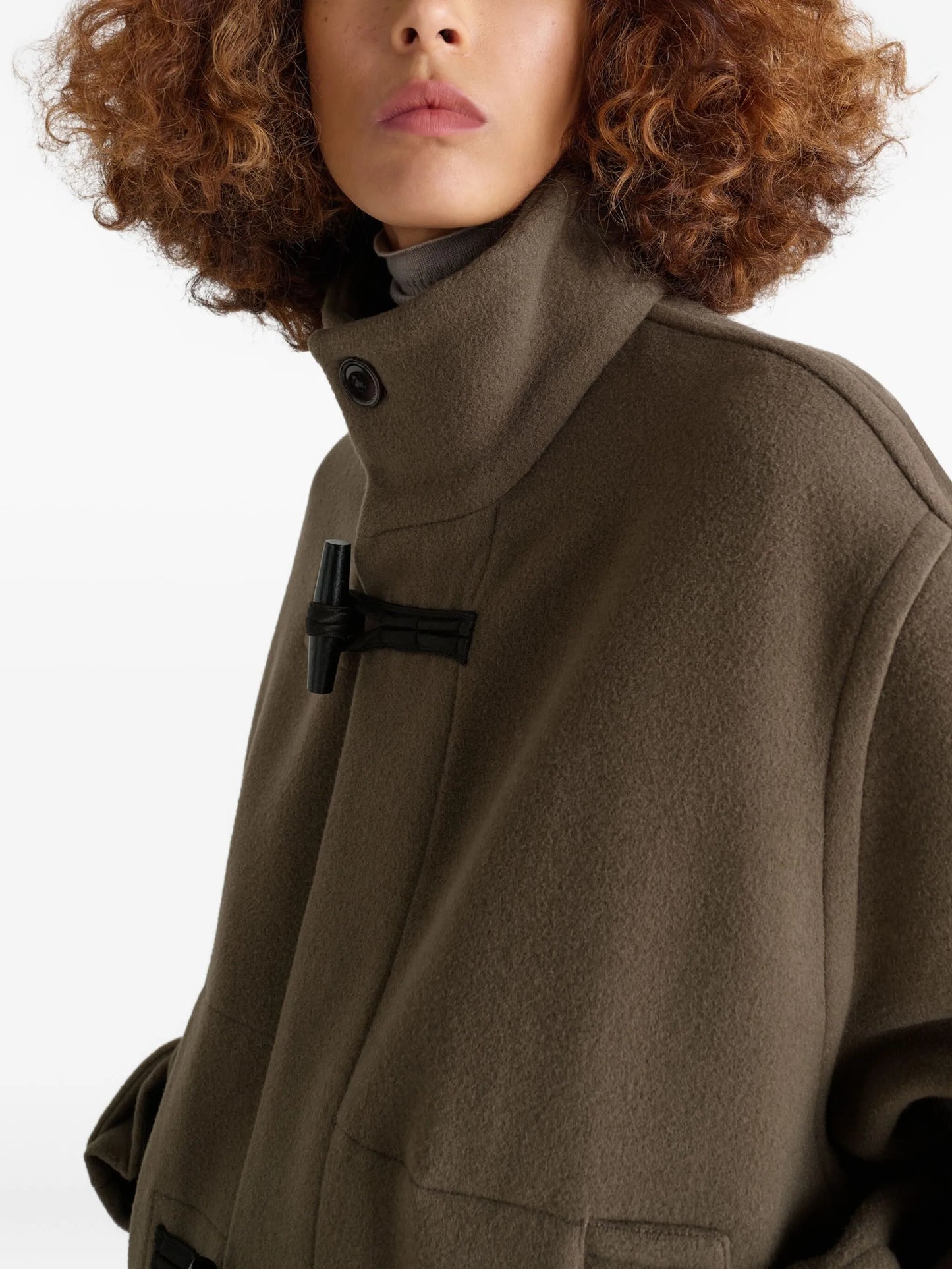 toggle-fastening belted duffle coat