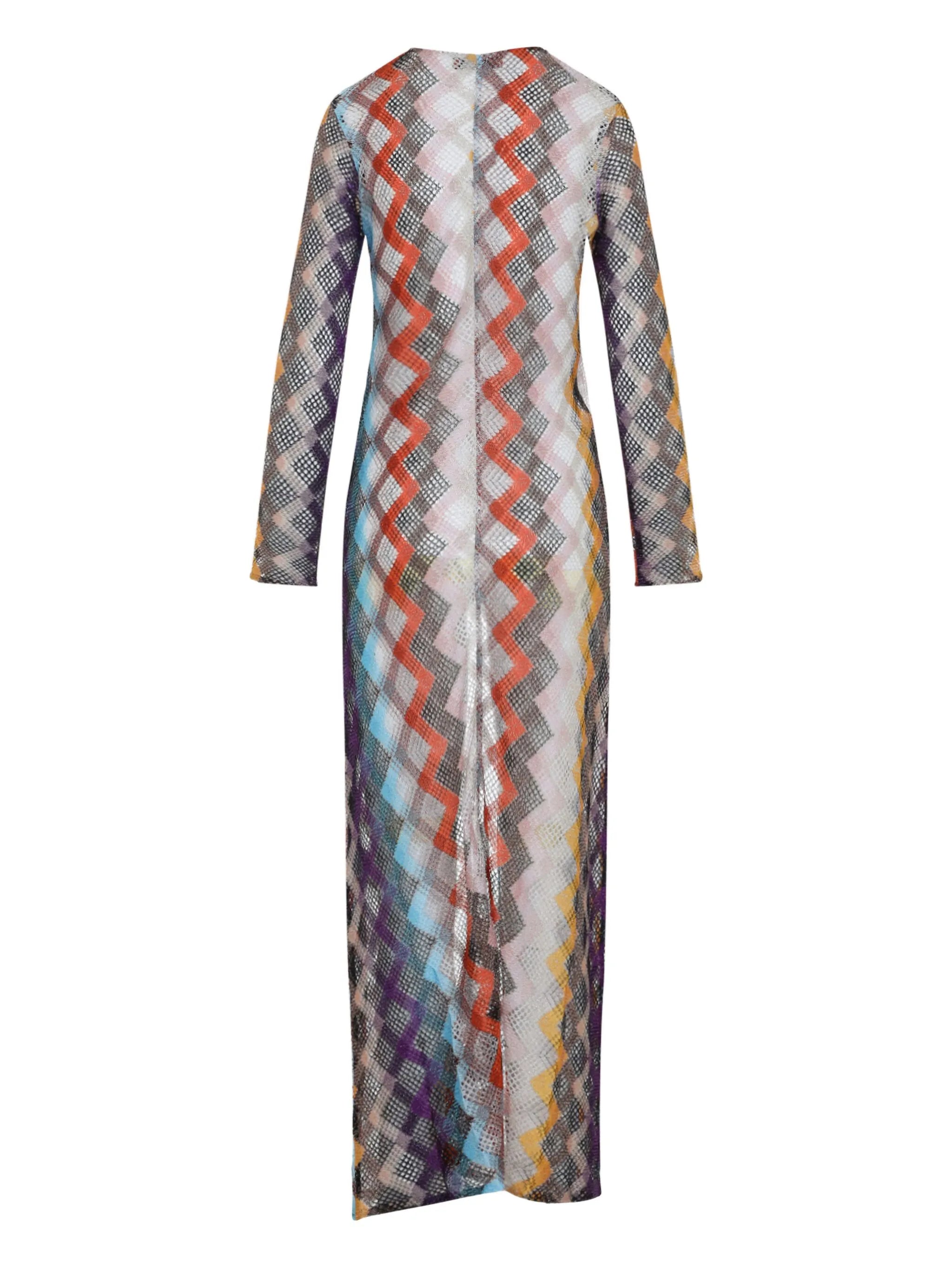 Zigzag-patterned cover-up