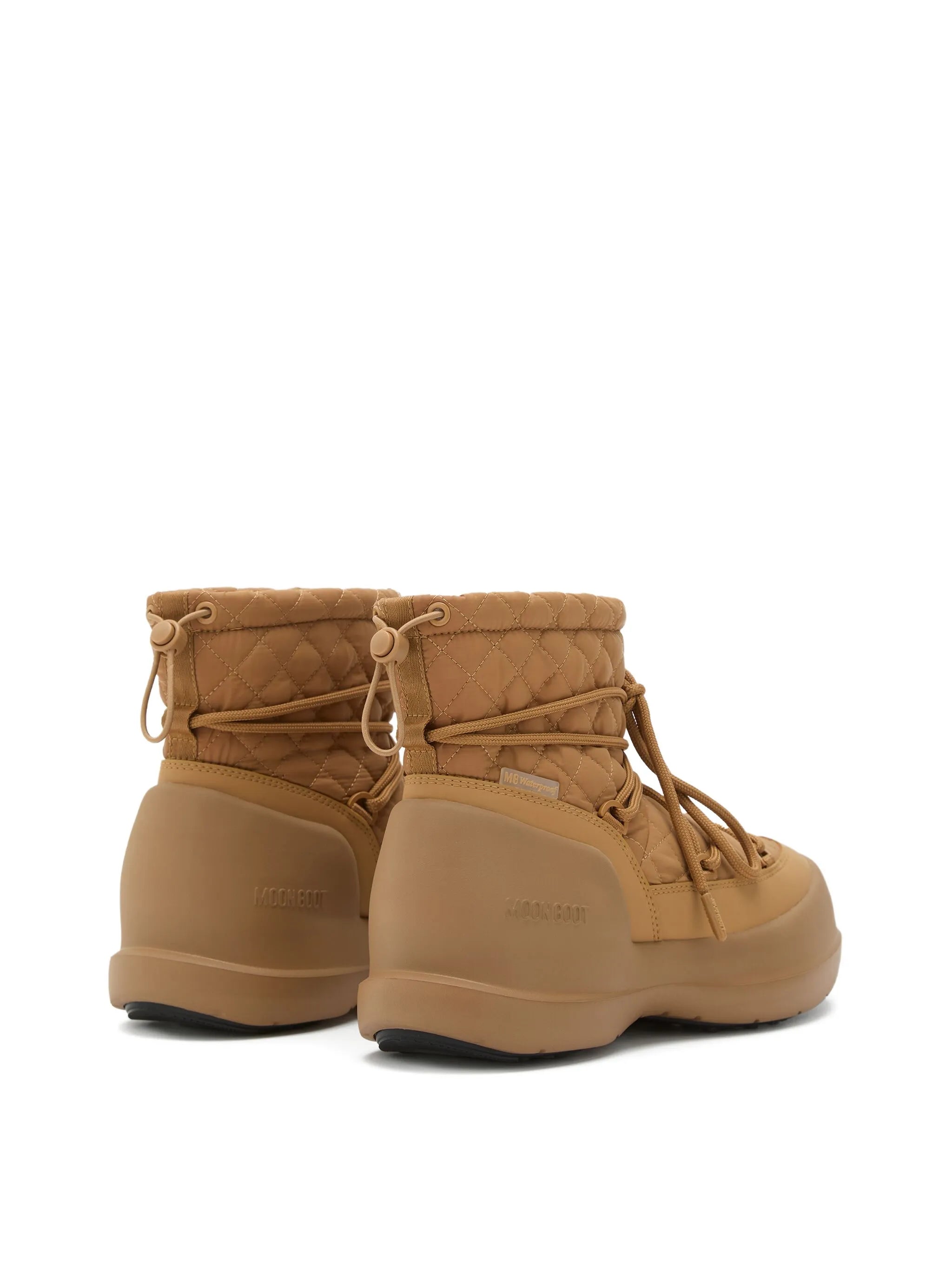 Mezzaluna quilted boots