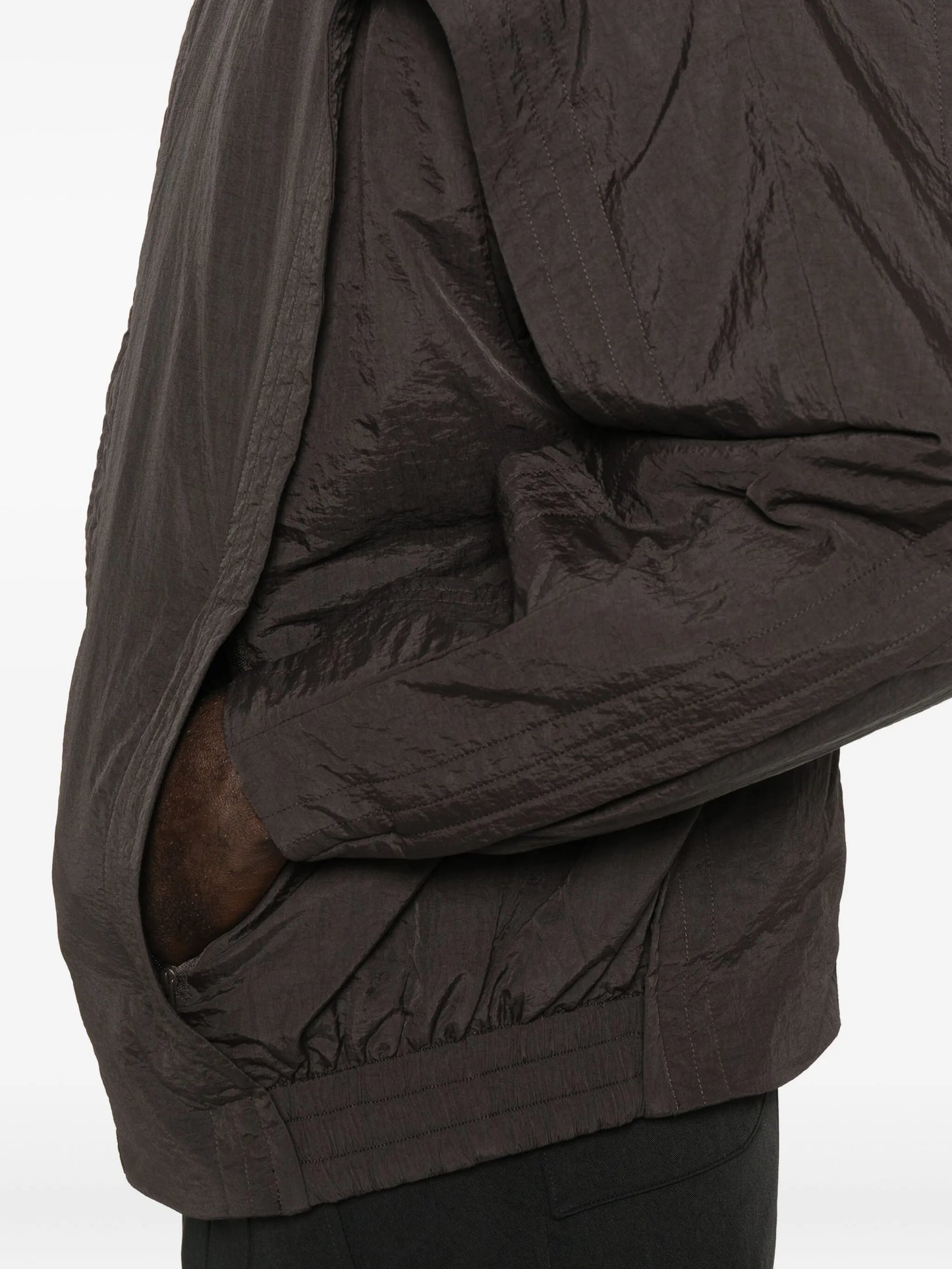 Yot high-neck buttoned jacket