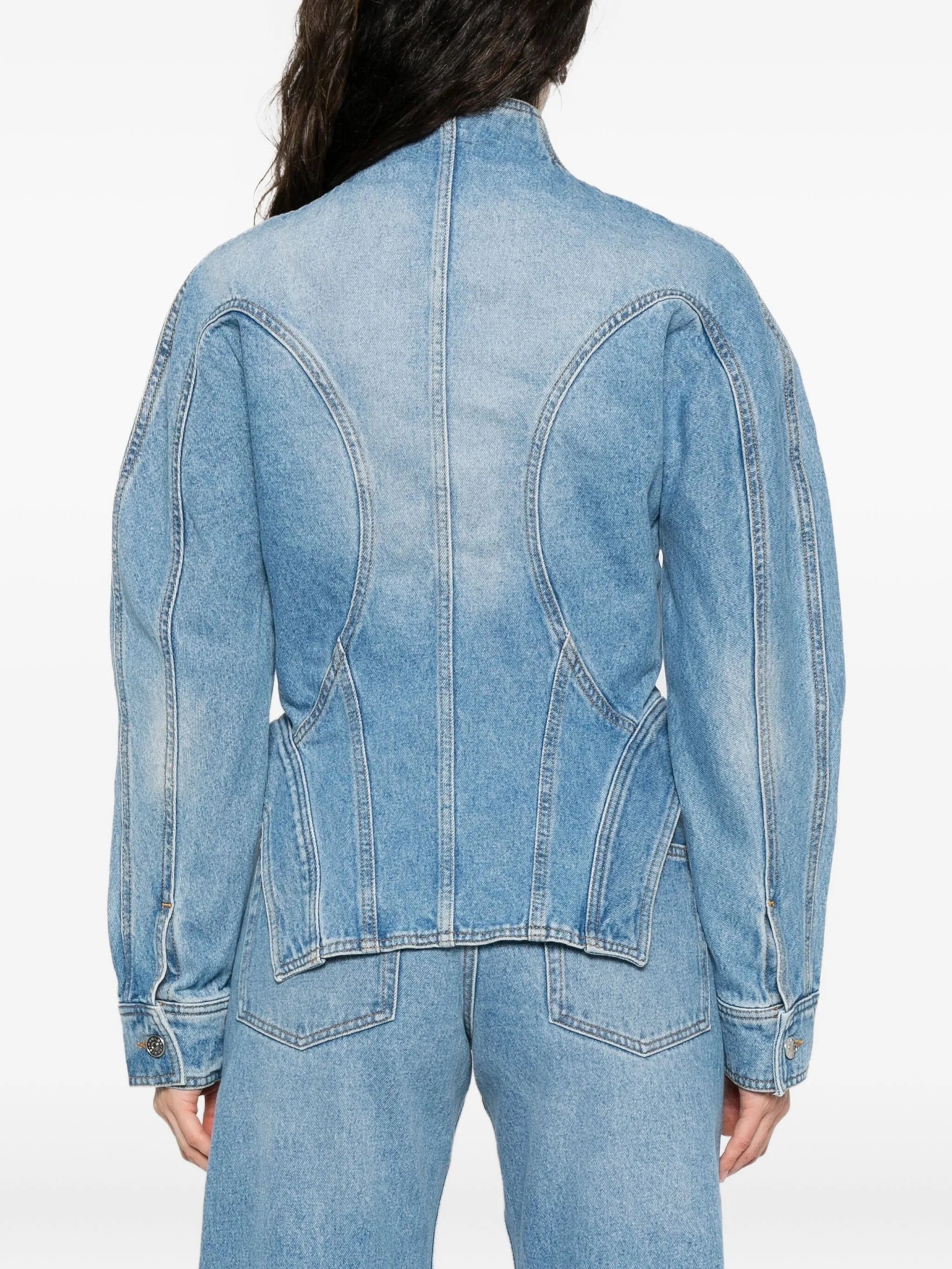 button-fastening denim jacket