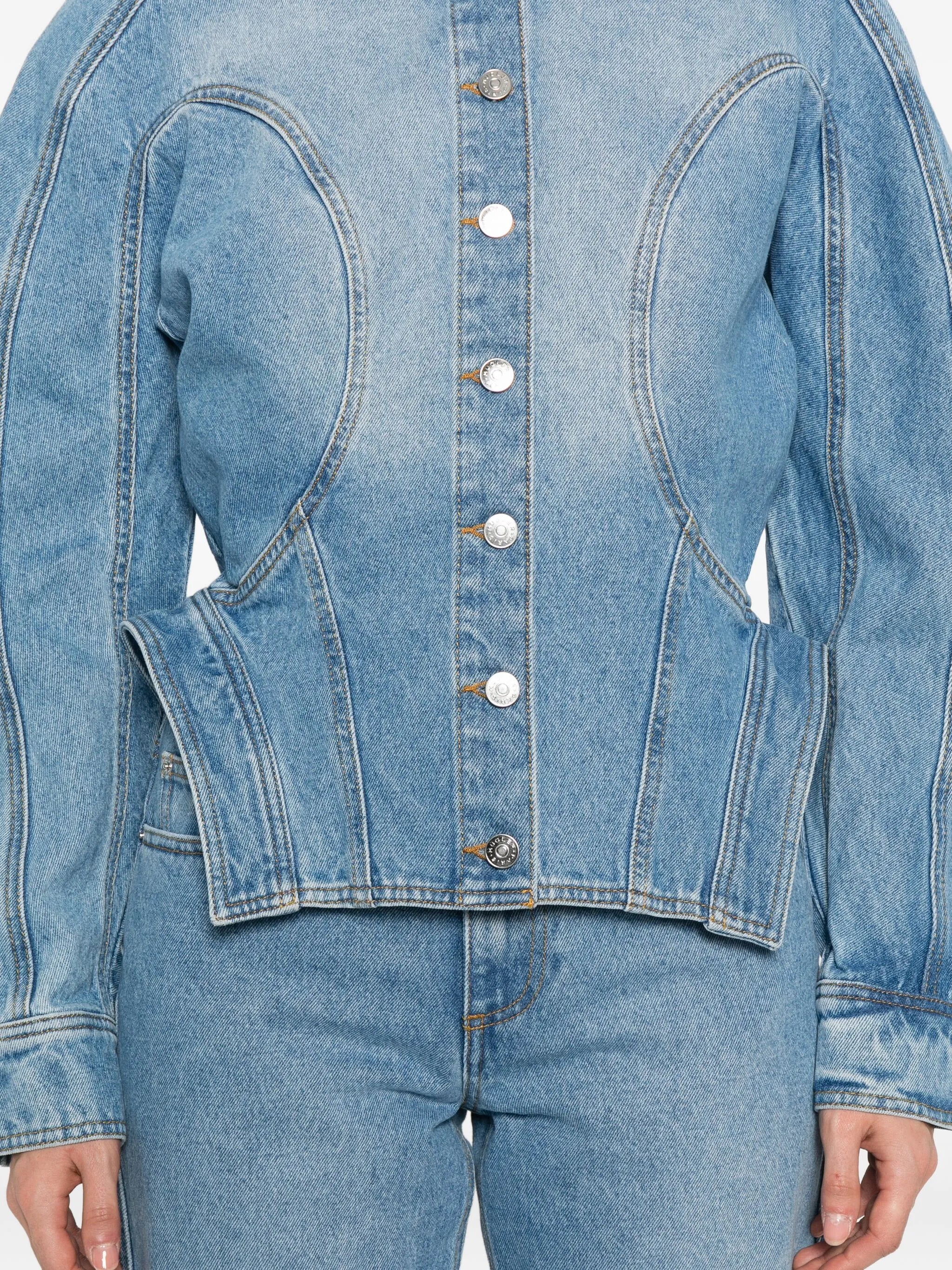 button-fastening denim jacket