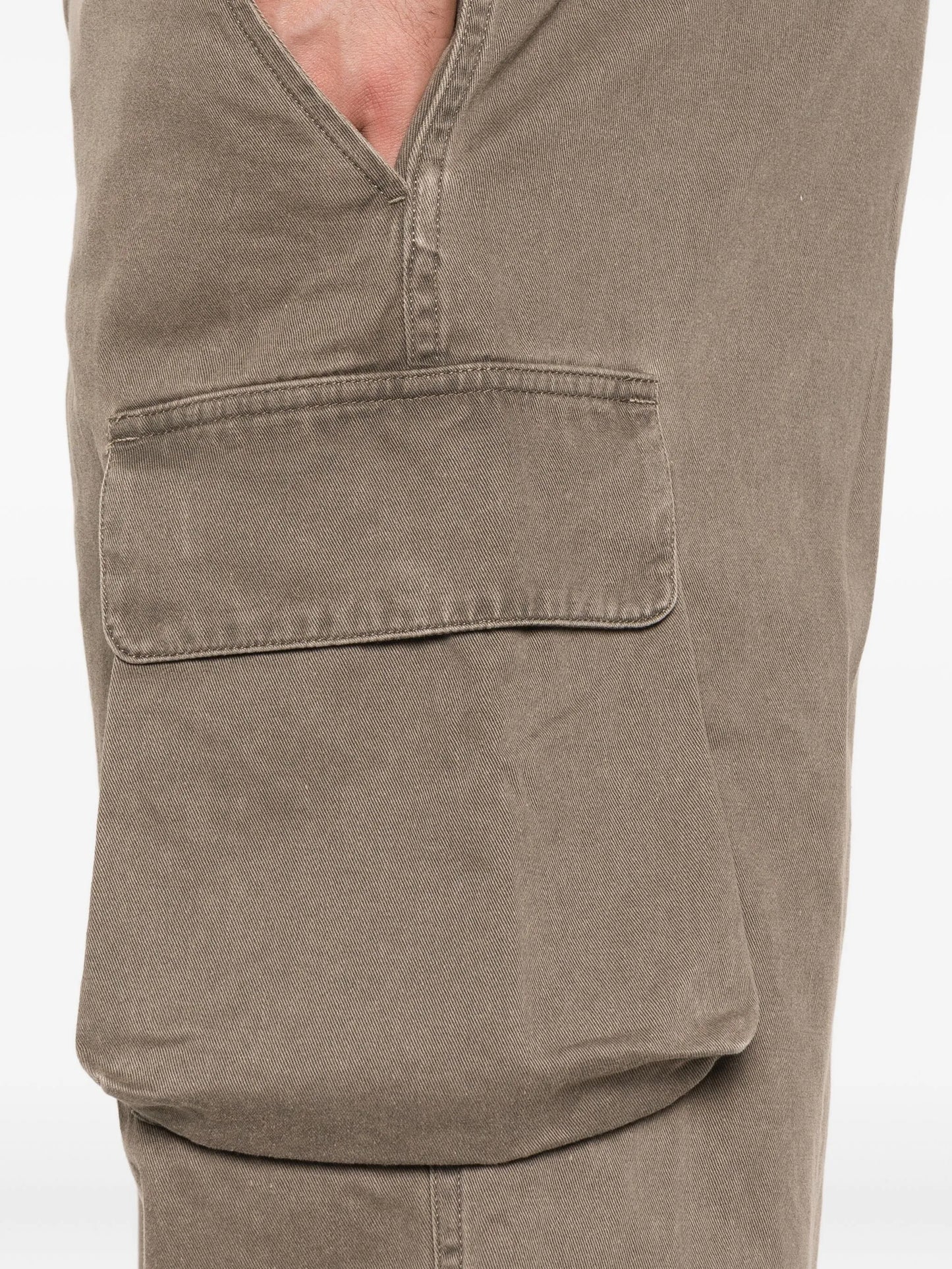 carg-pocket trousers