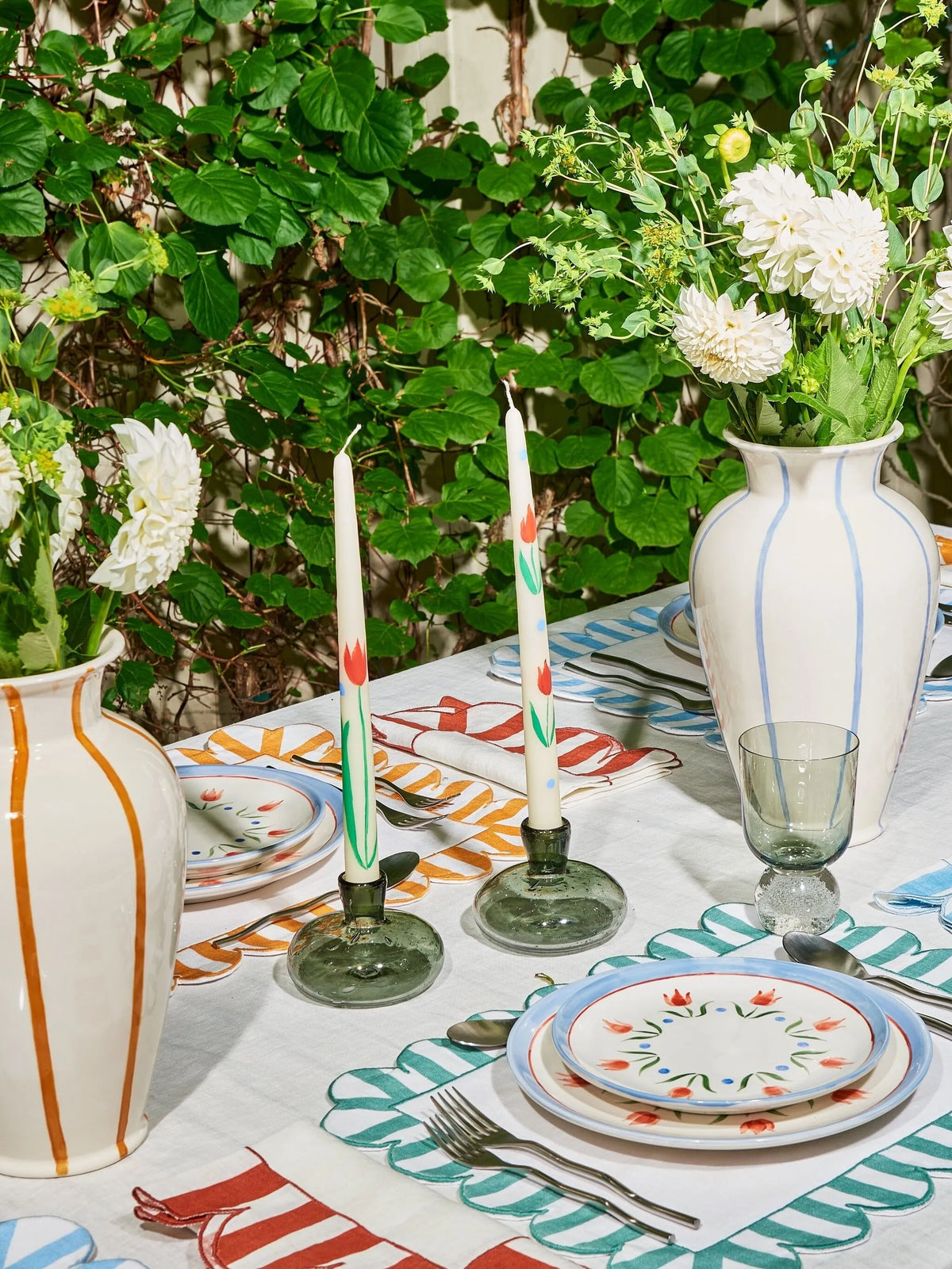 jardin embroidered linen scalloped stripe napkin with natural base (set of four)