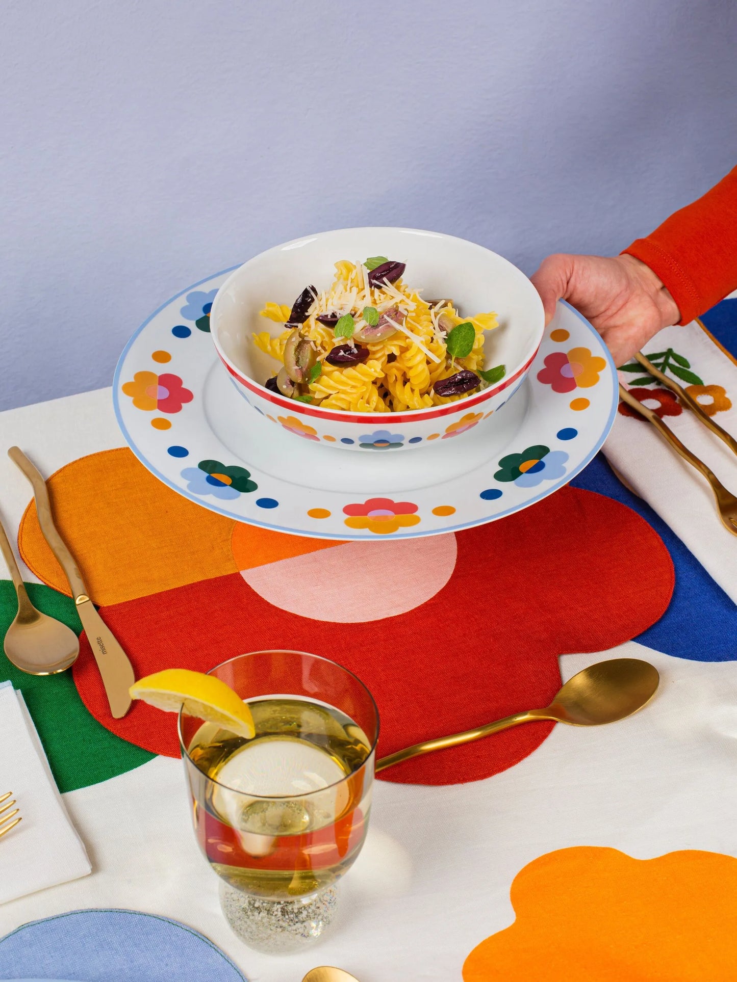 flower-shaped linen placemats (set of four)