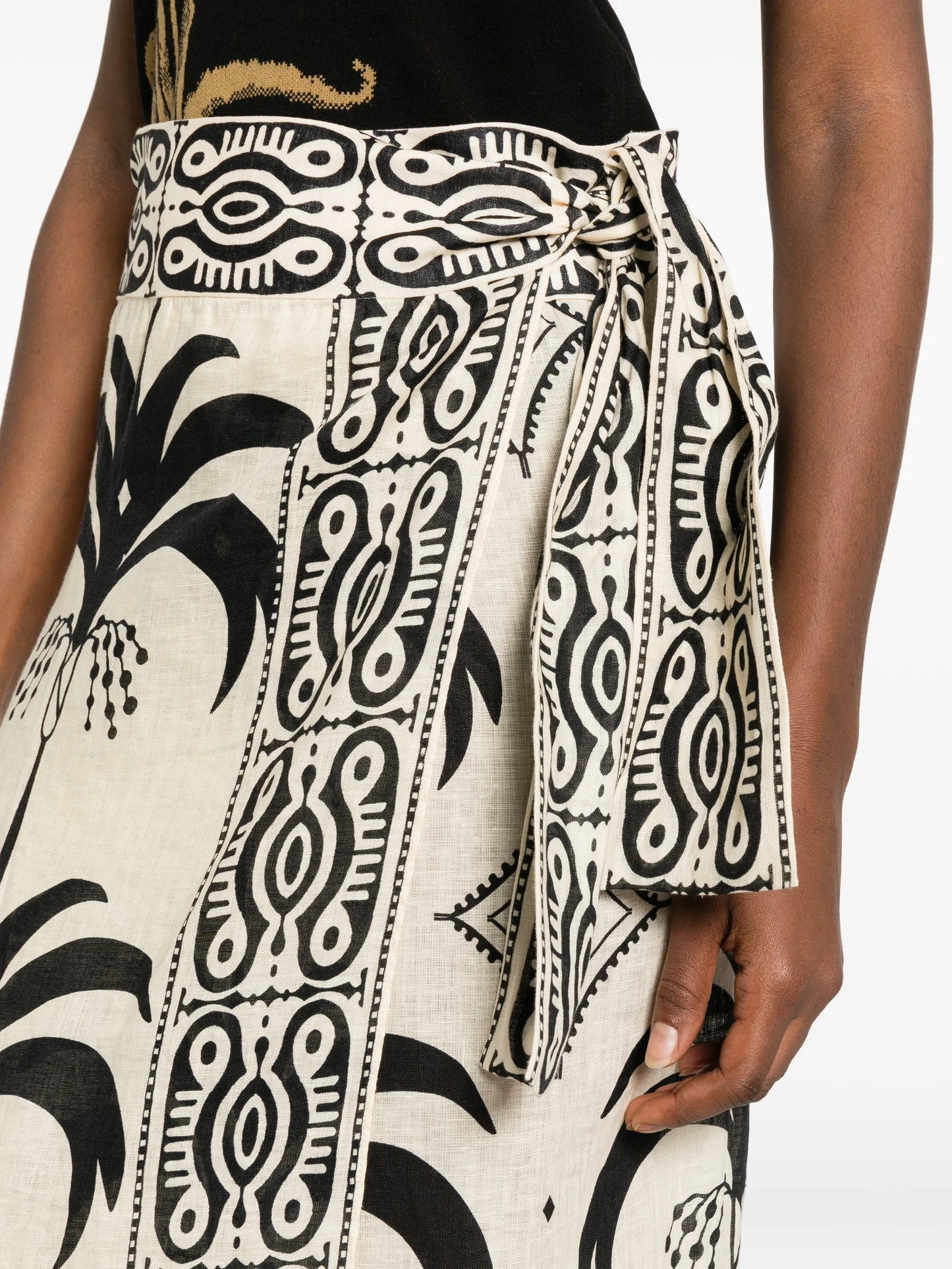 Significado Poderoso midi skirt