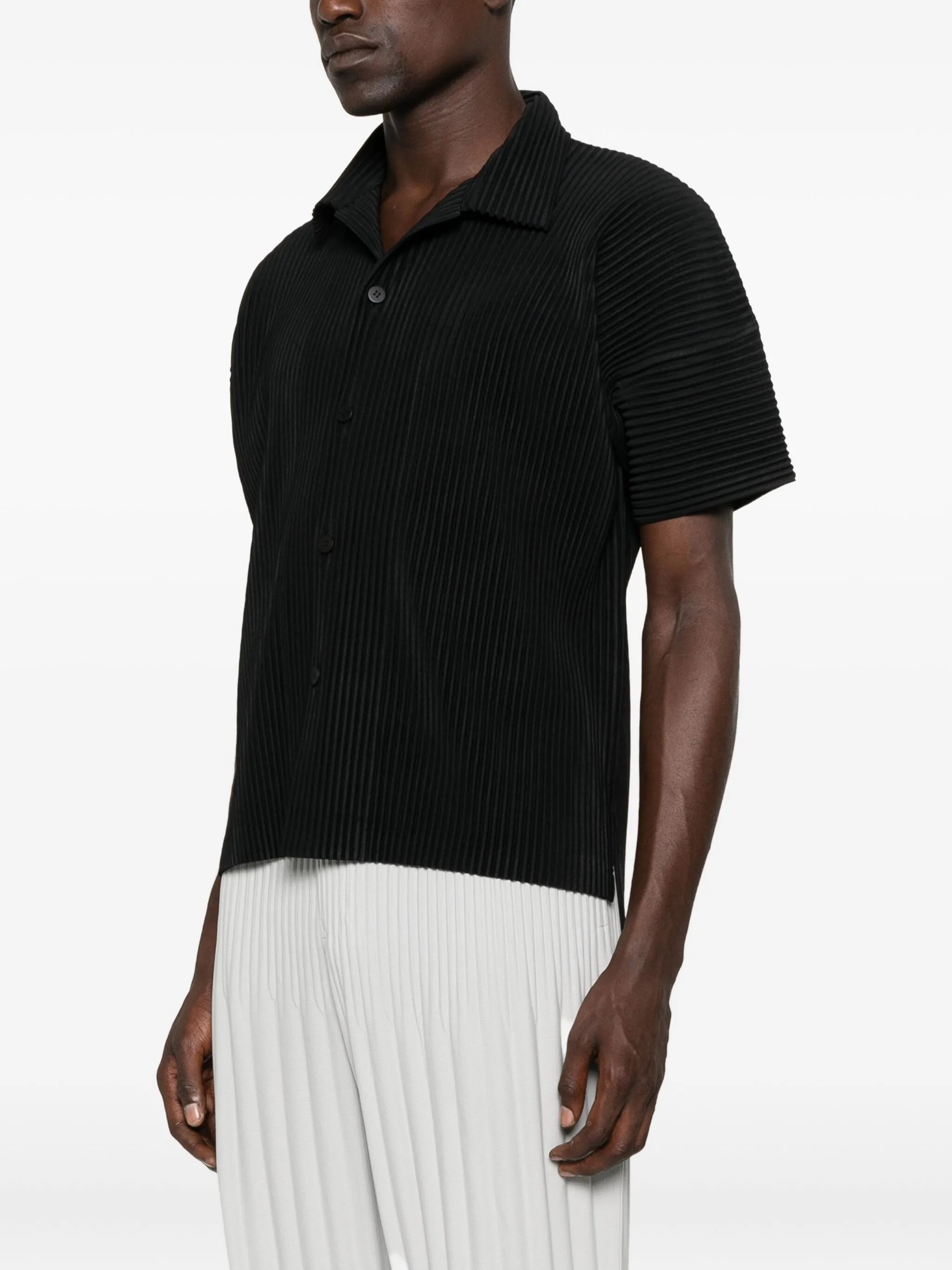 pleated short-sleeve shirt