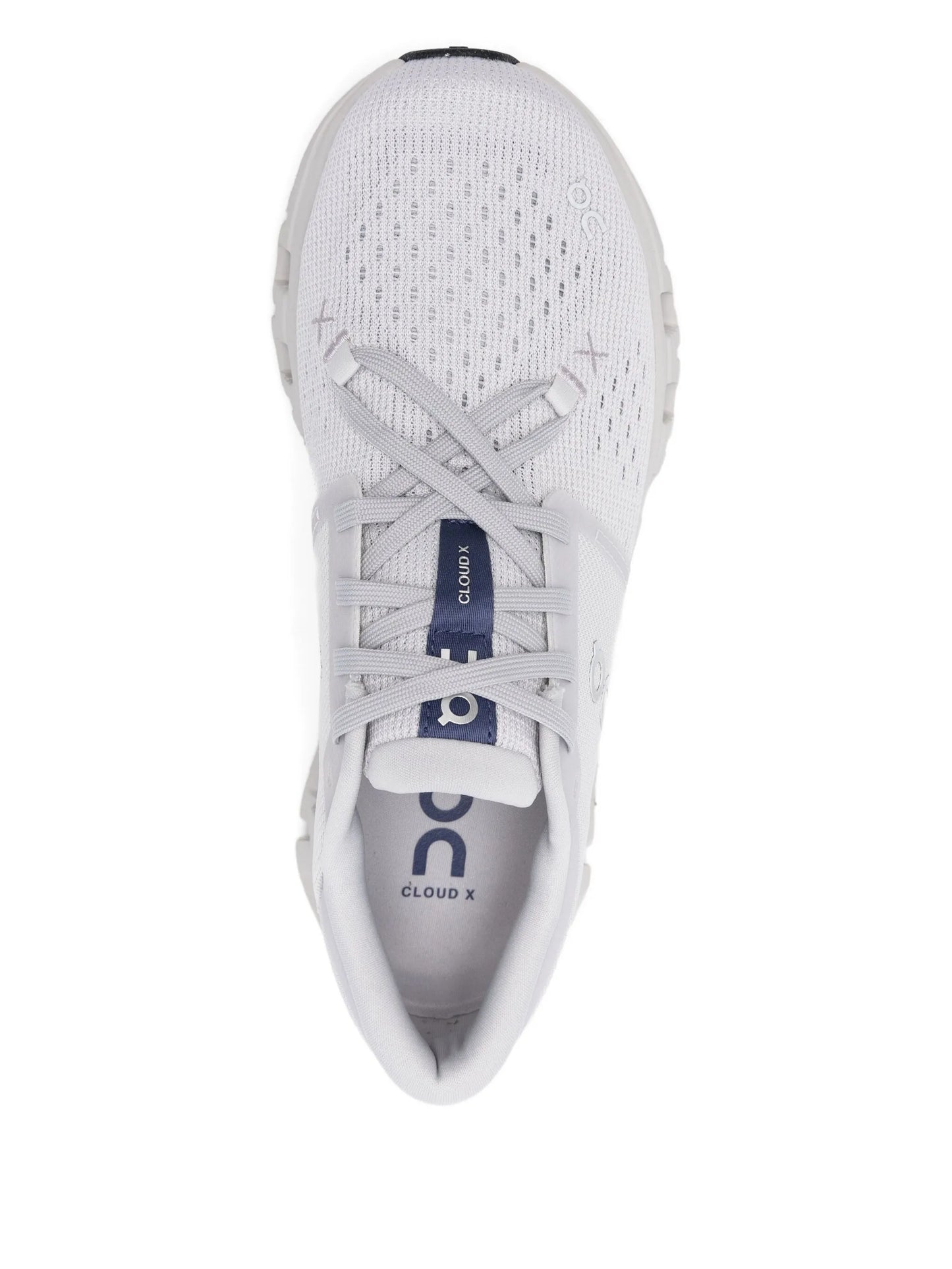 Cloud X 4 sneakers