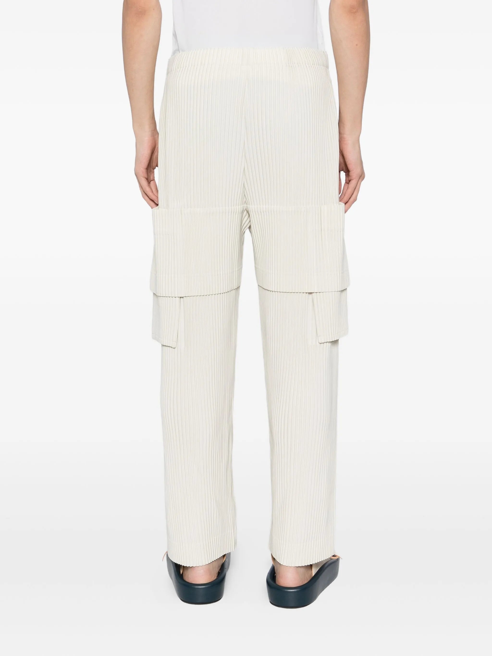 multi-pocket trousers