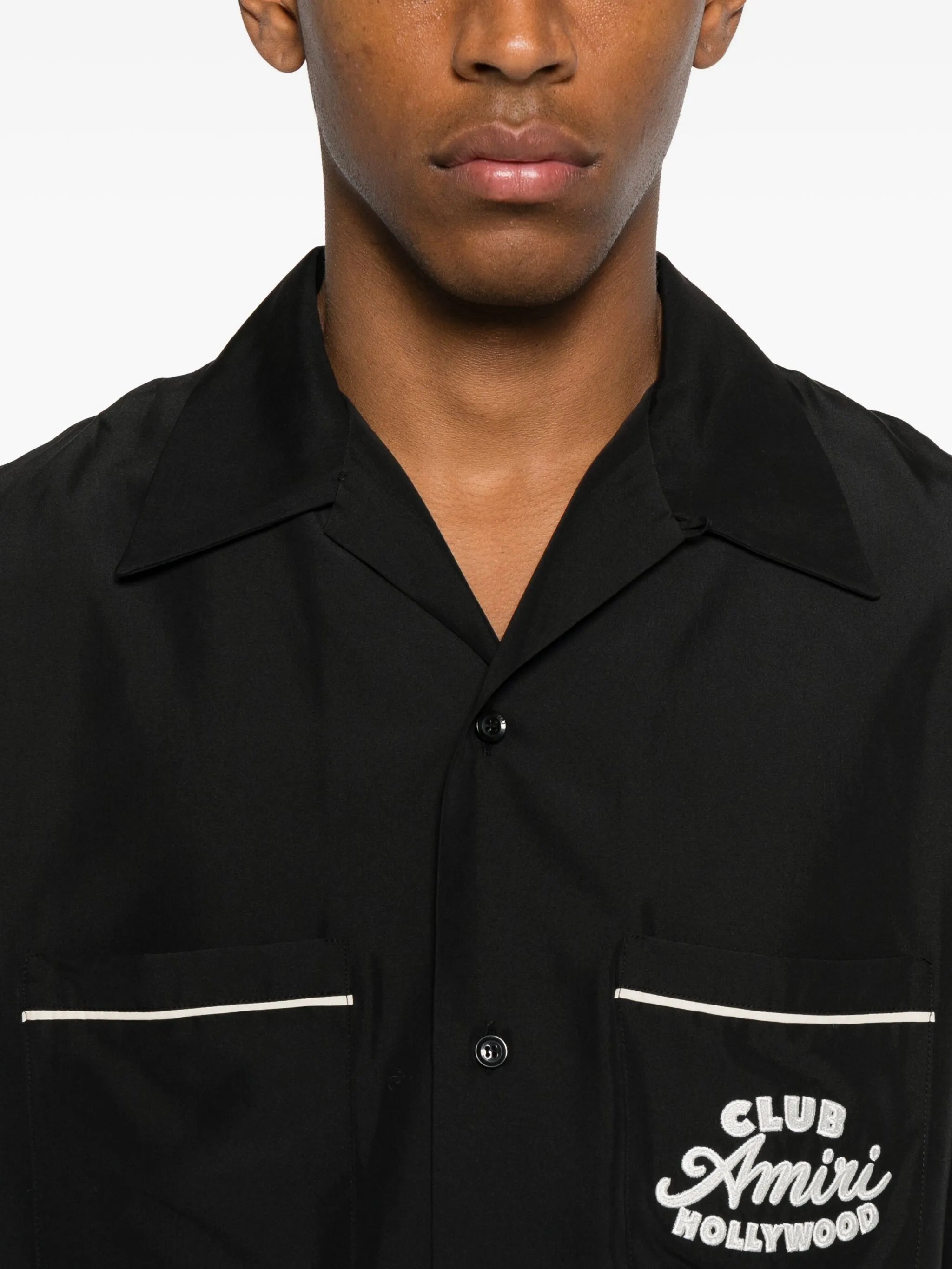 embroidered-pocket short-sleeve shirt