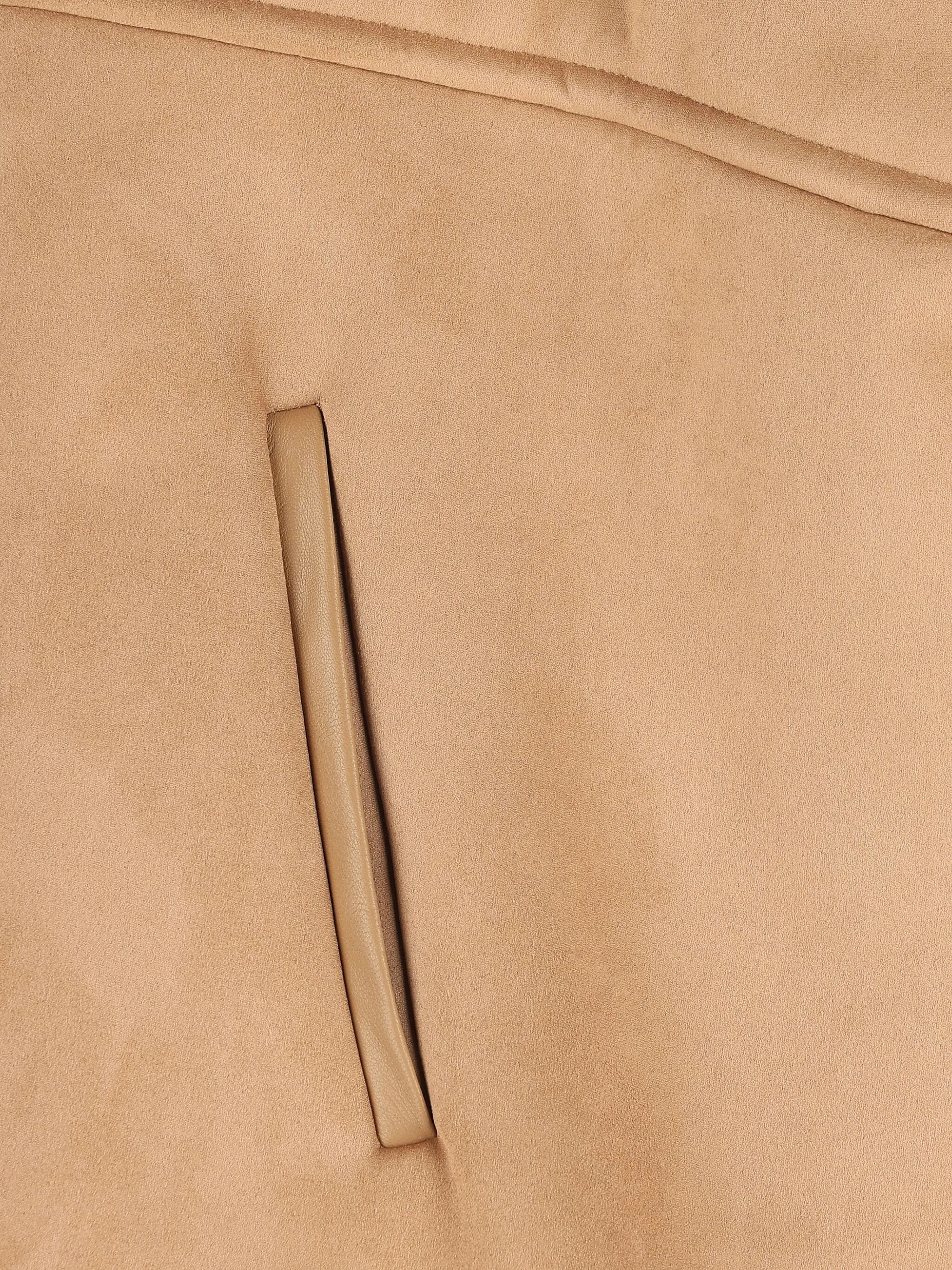 buttoned jacket
