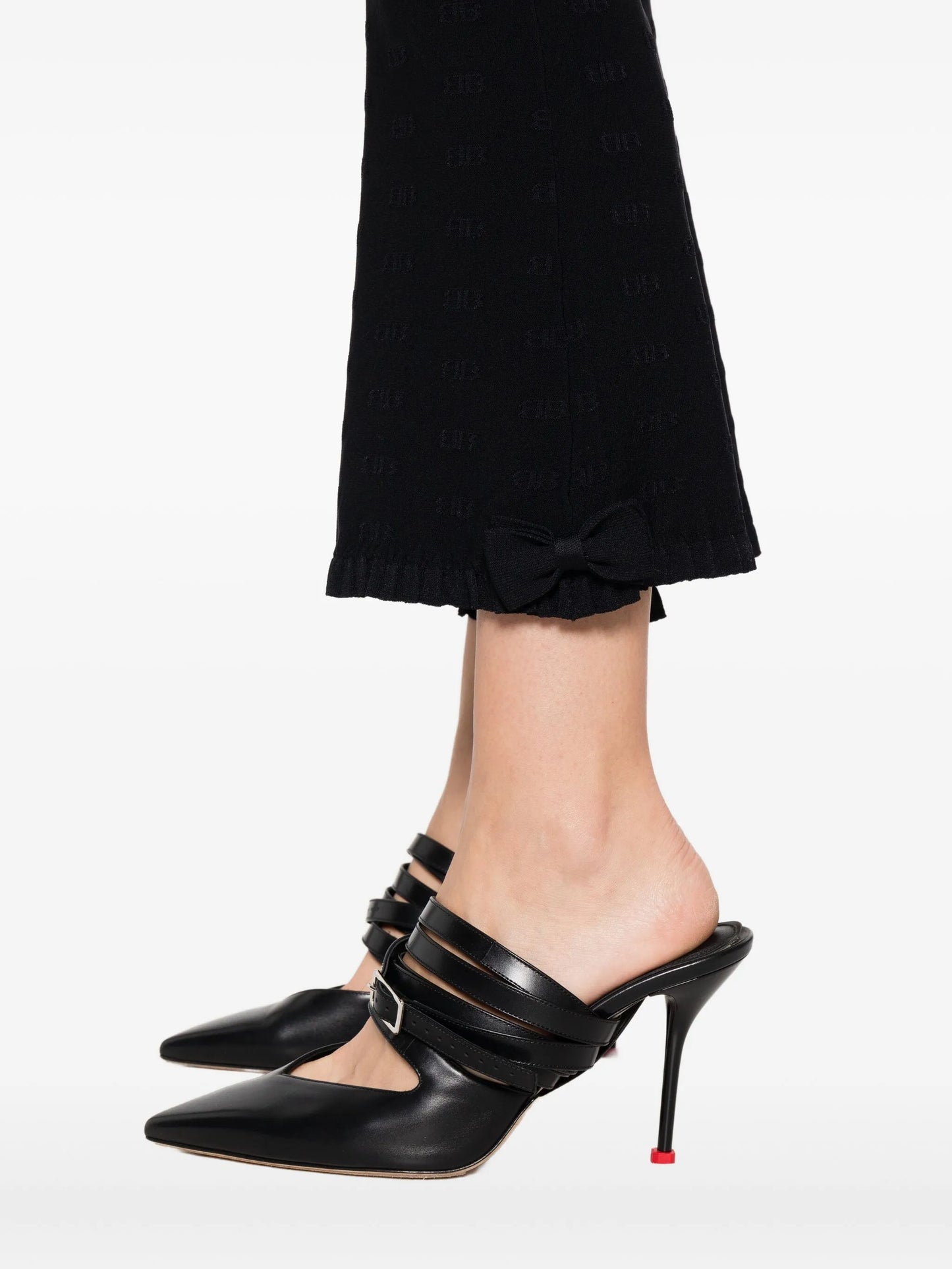 bow ruffled trousers
