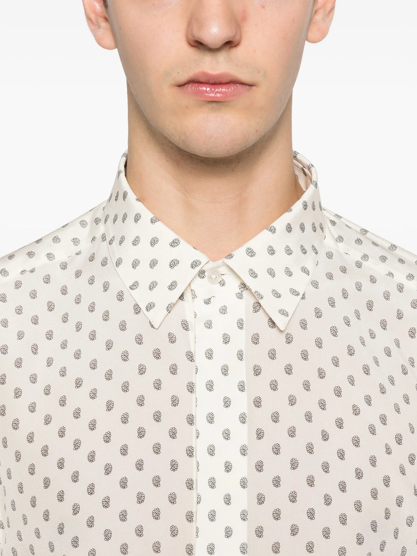 paisley-print shirt