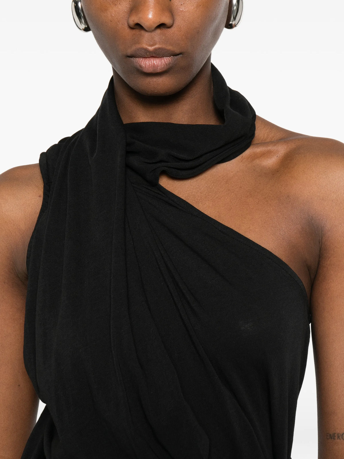 sleeveless top