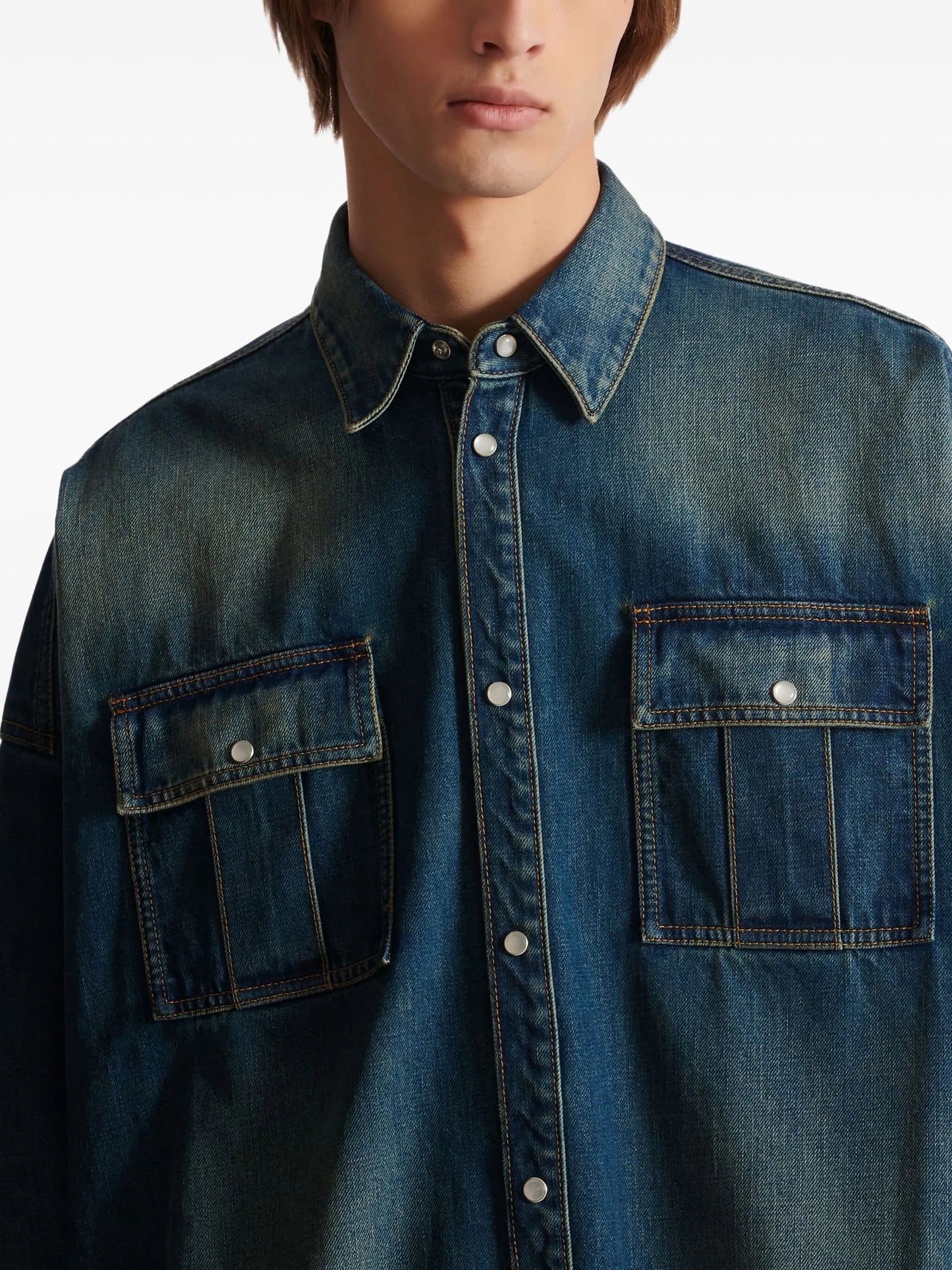 flap-pockets button-fastening shirt