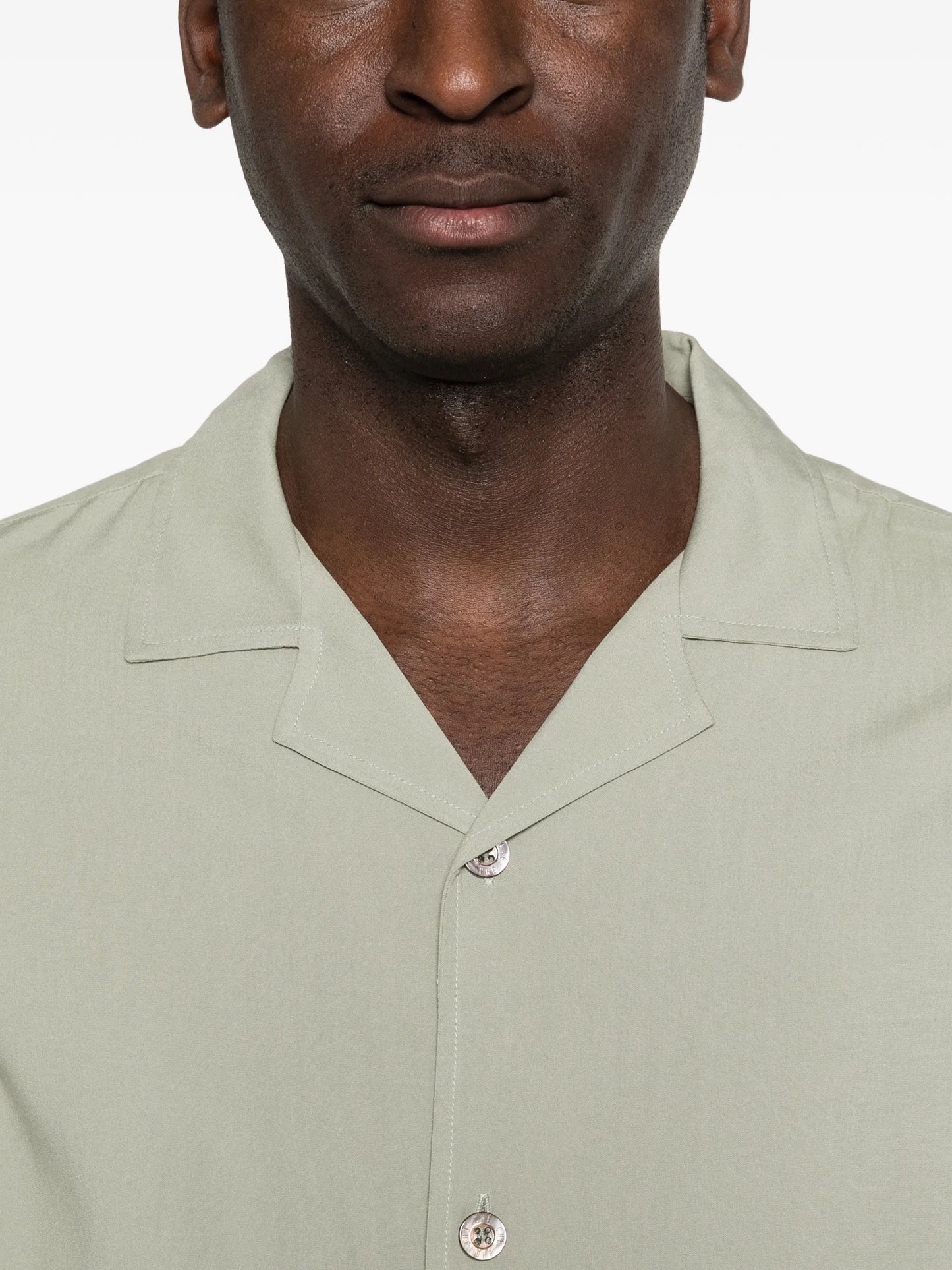 buttoned short-sleeve shirt