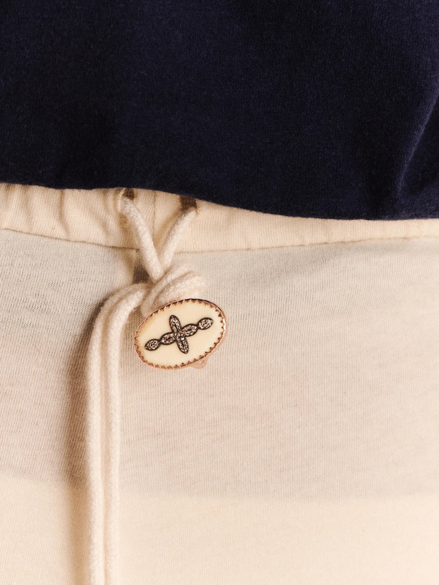 Bowie diamond cross oval ring