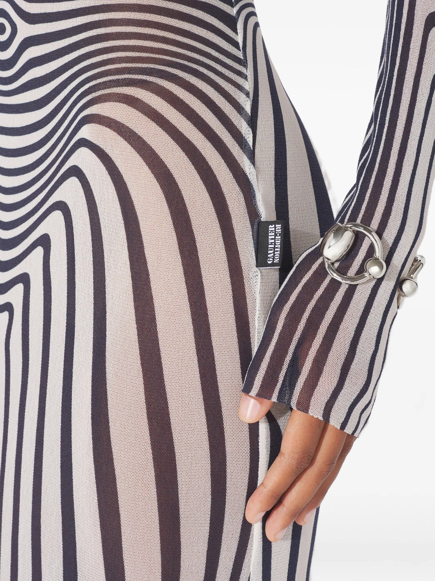 long-sleeves morphing-stripes maxi dress