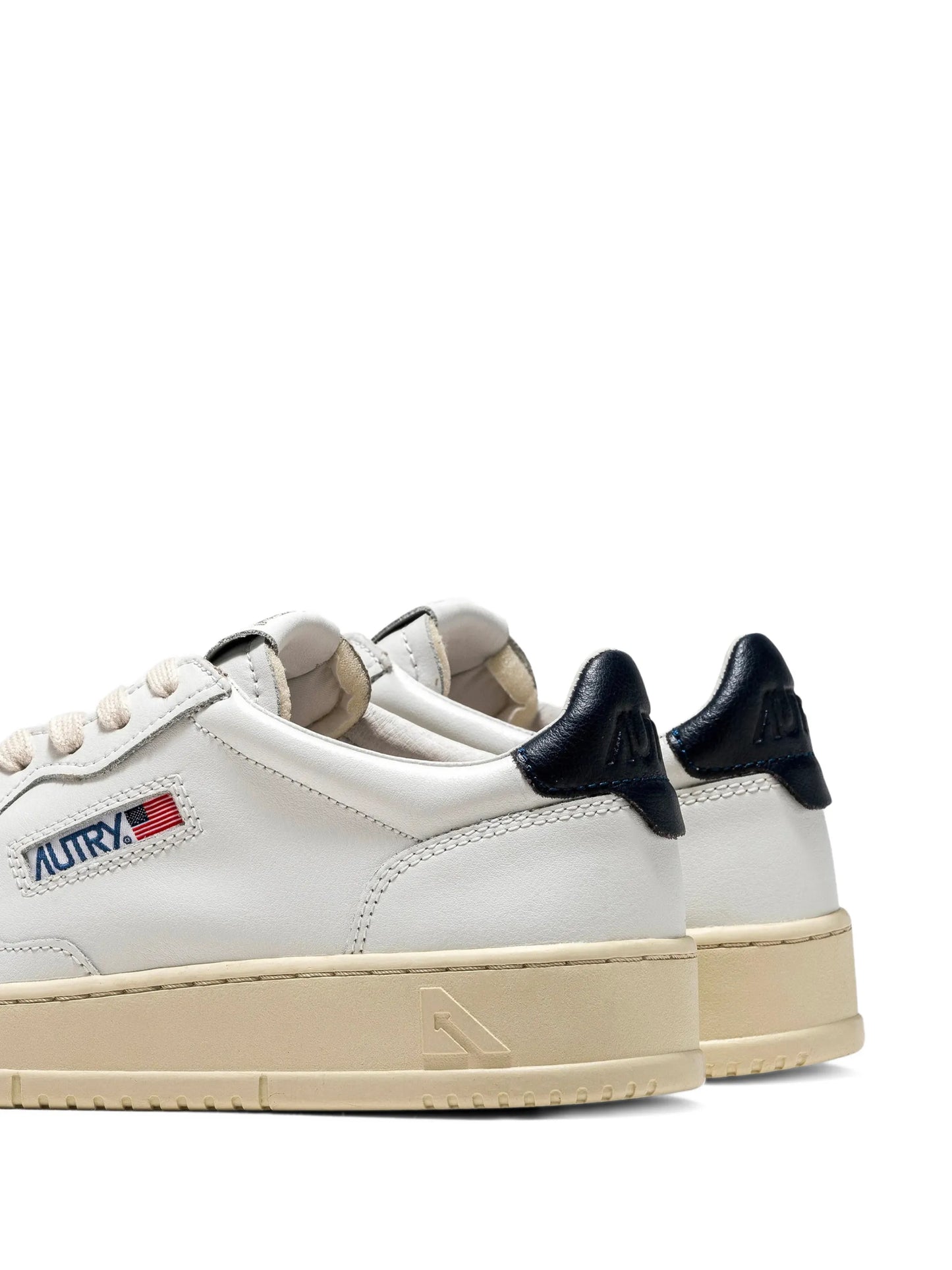 Medalist low sneakers