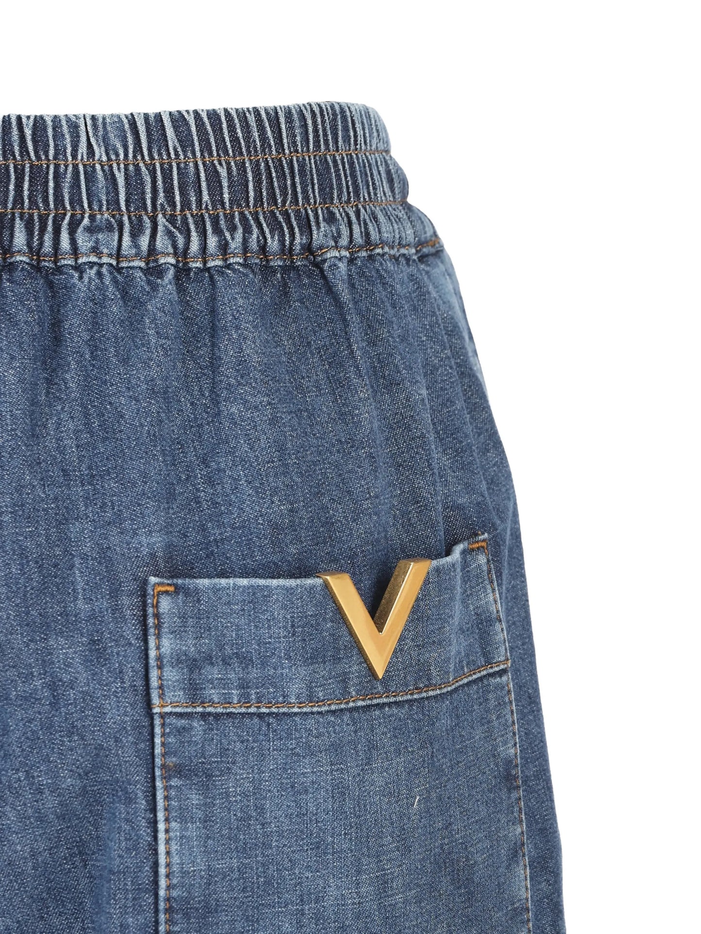 elastic-waist jeans
