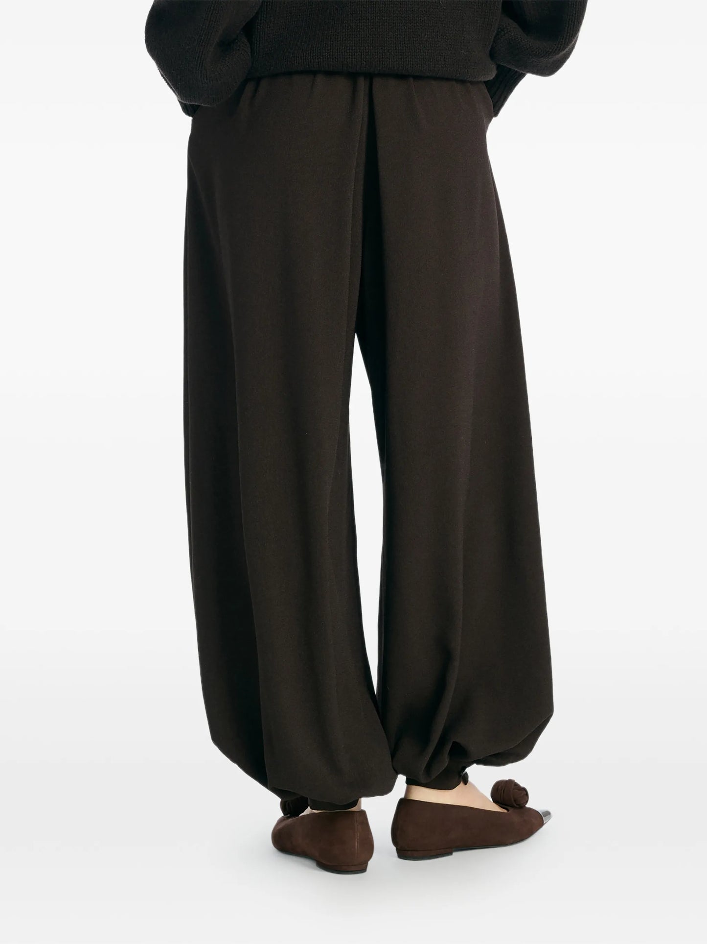 balloon-shape pleated trousers