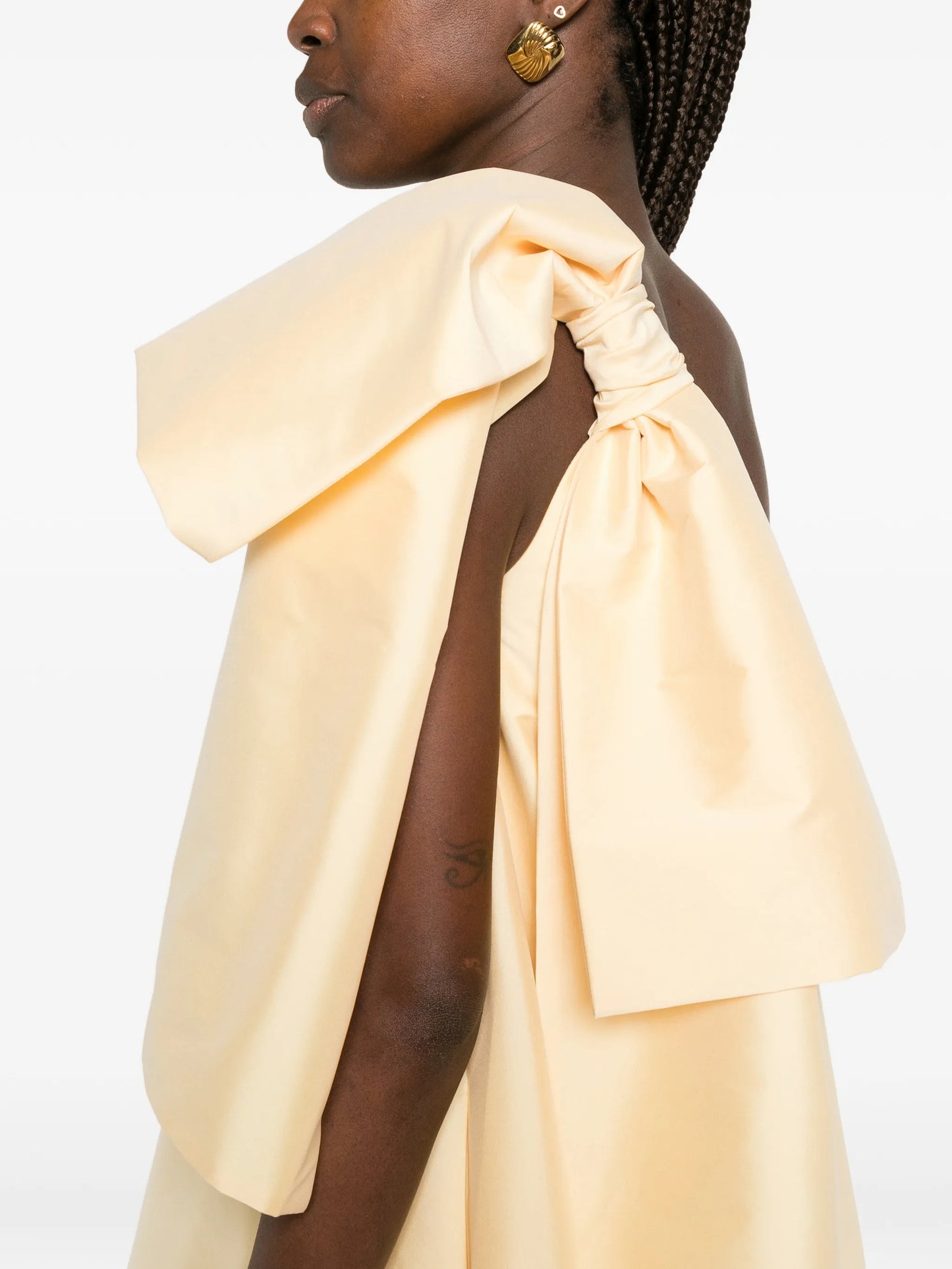 Winnette one-shoulder bow maxi dress