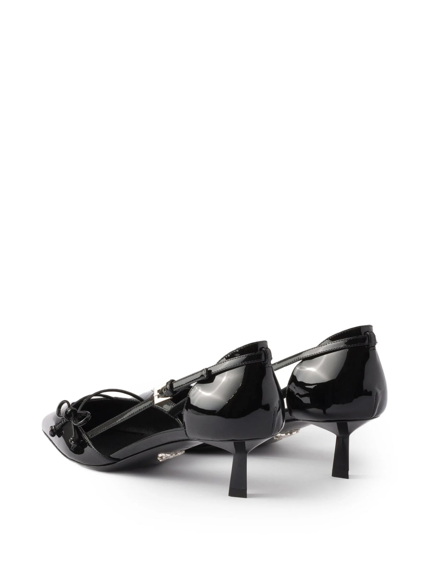 bow-detail pointed-toe pumps