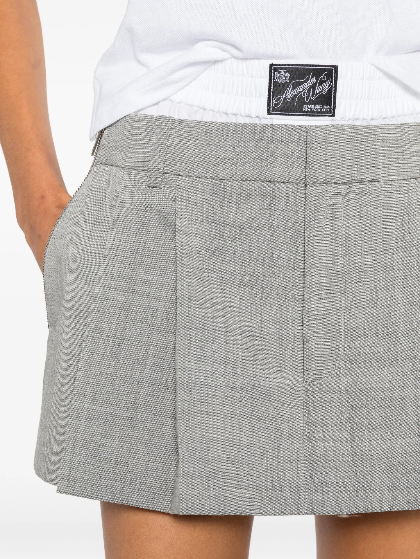 zip detail pre-styled mid-rise pleated skorts