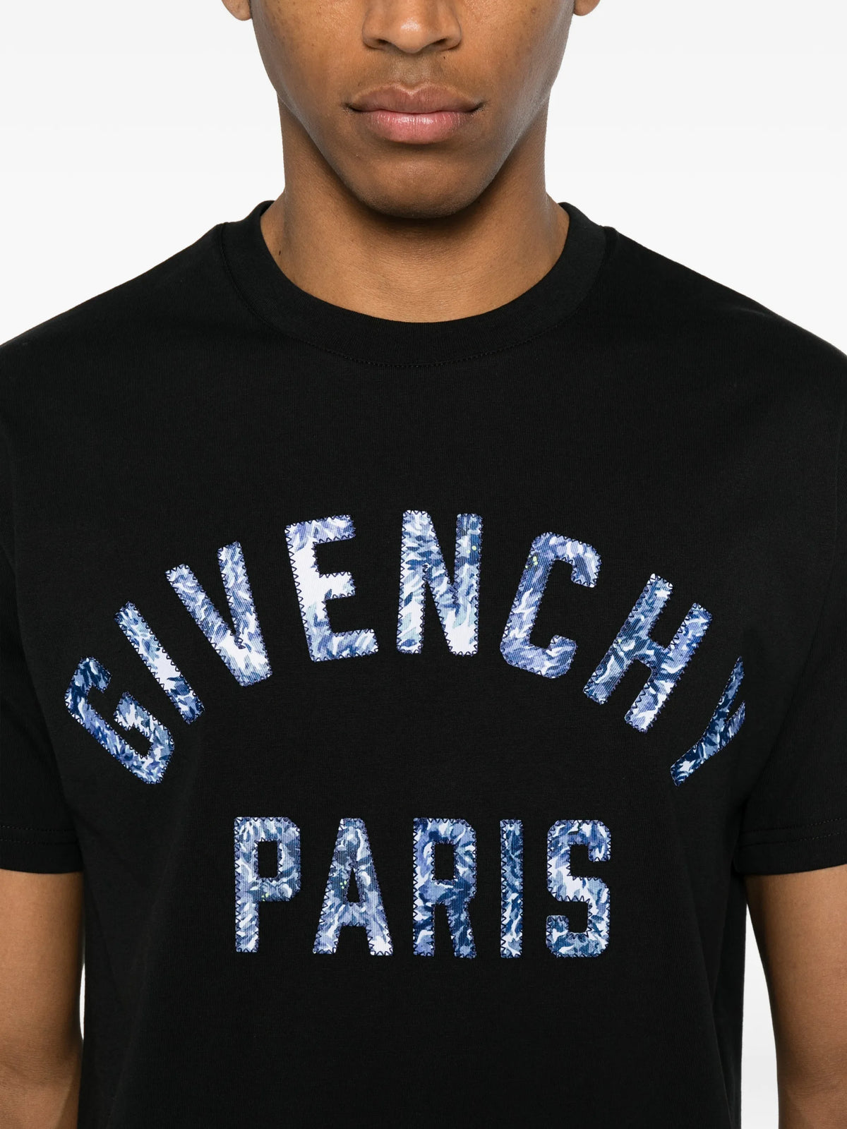T-shirt in cotton pompom embroidery