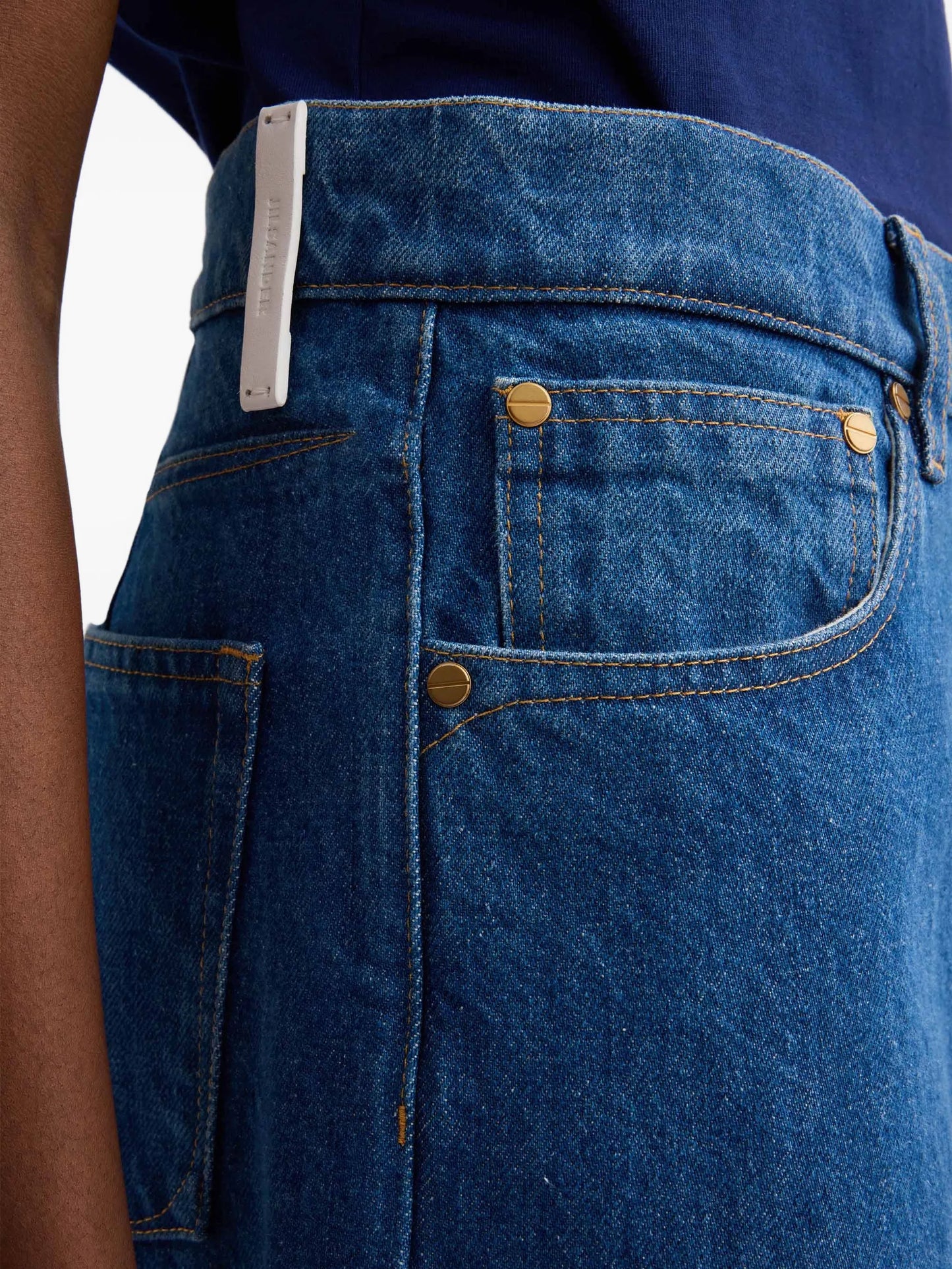 loose jeans