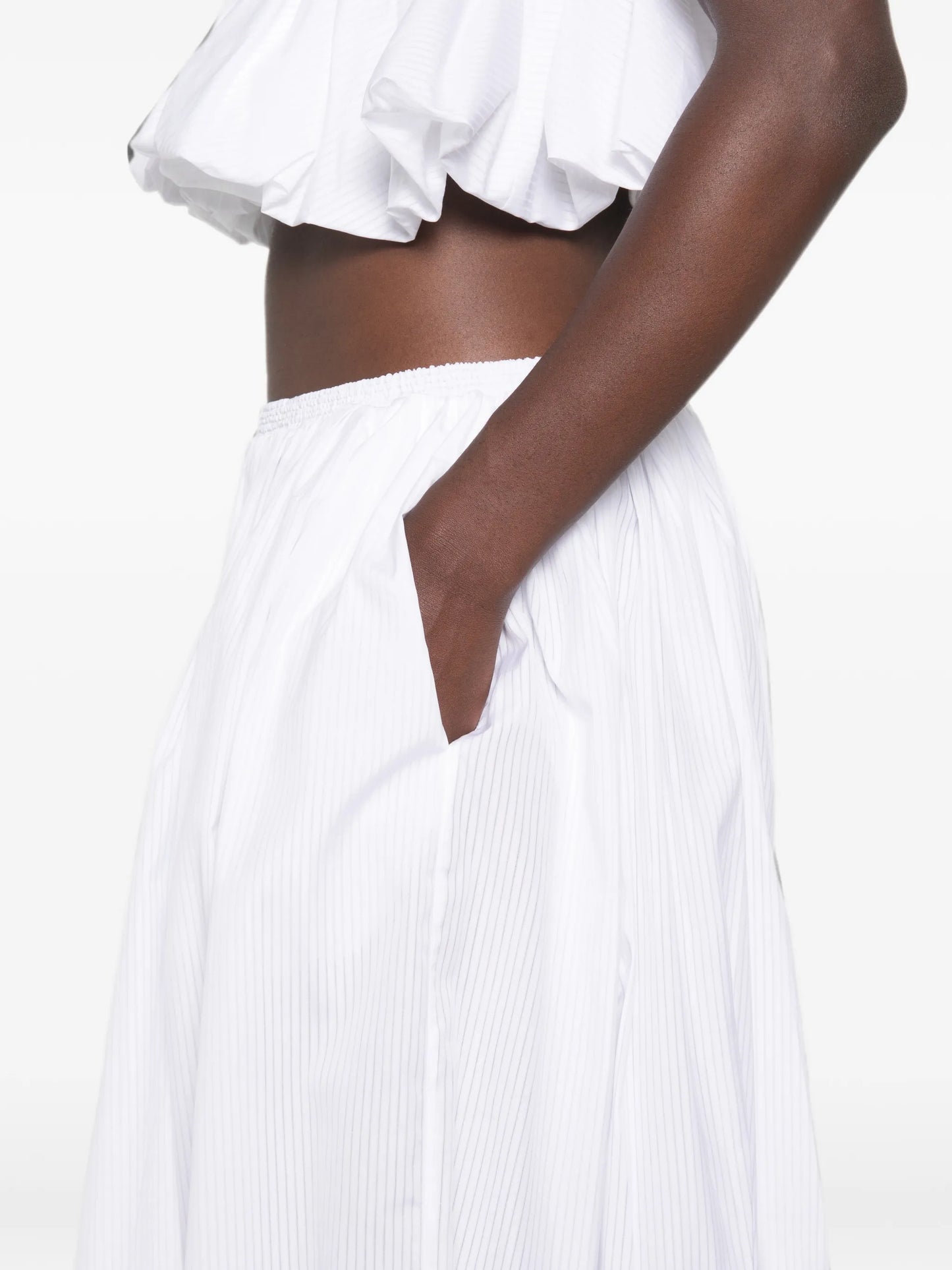 elasticed-waistband trousers