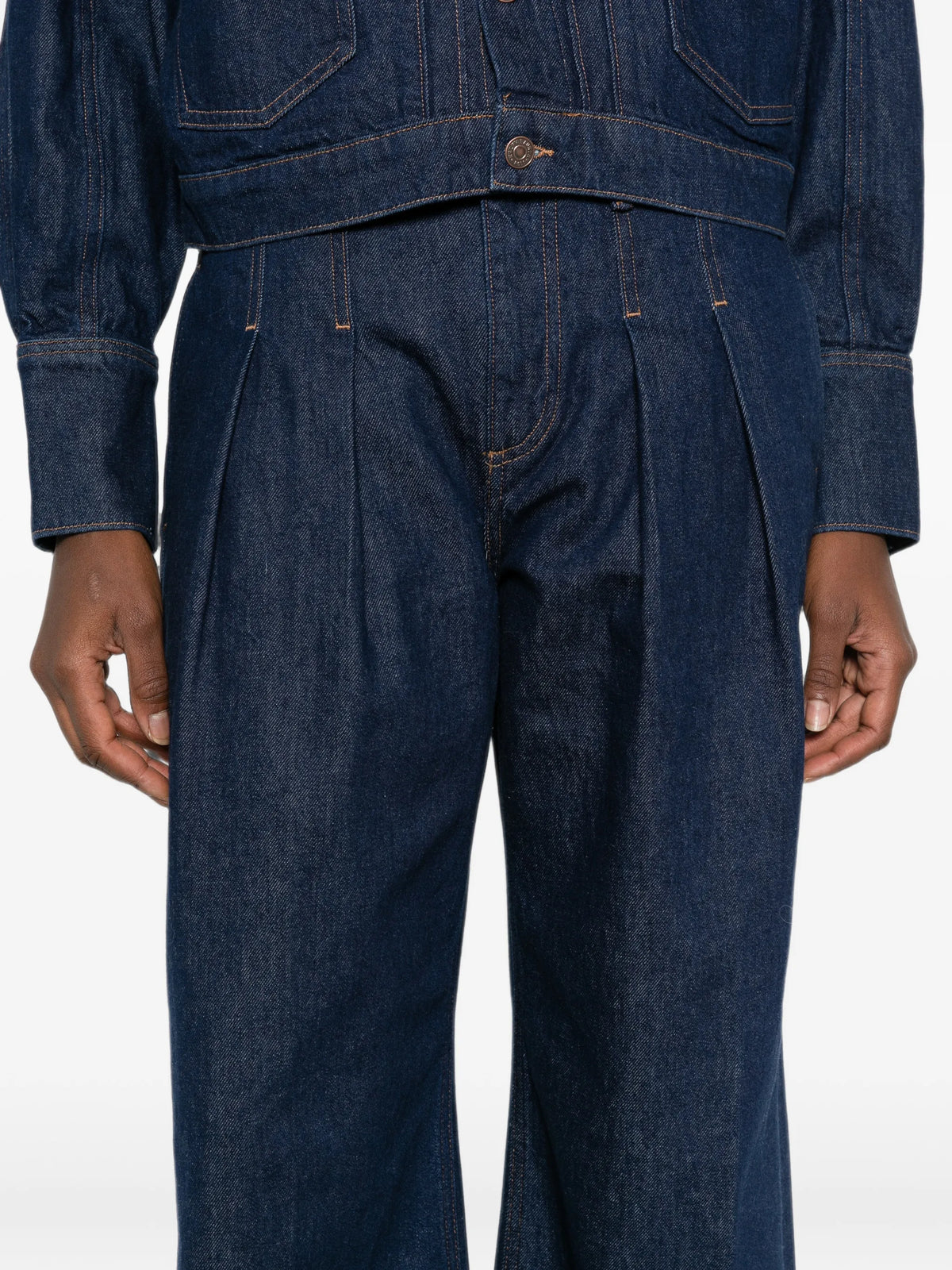 pleated wide-leg jeans