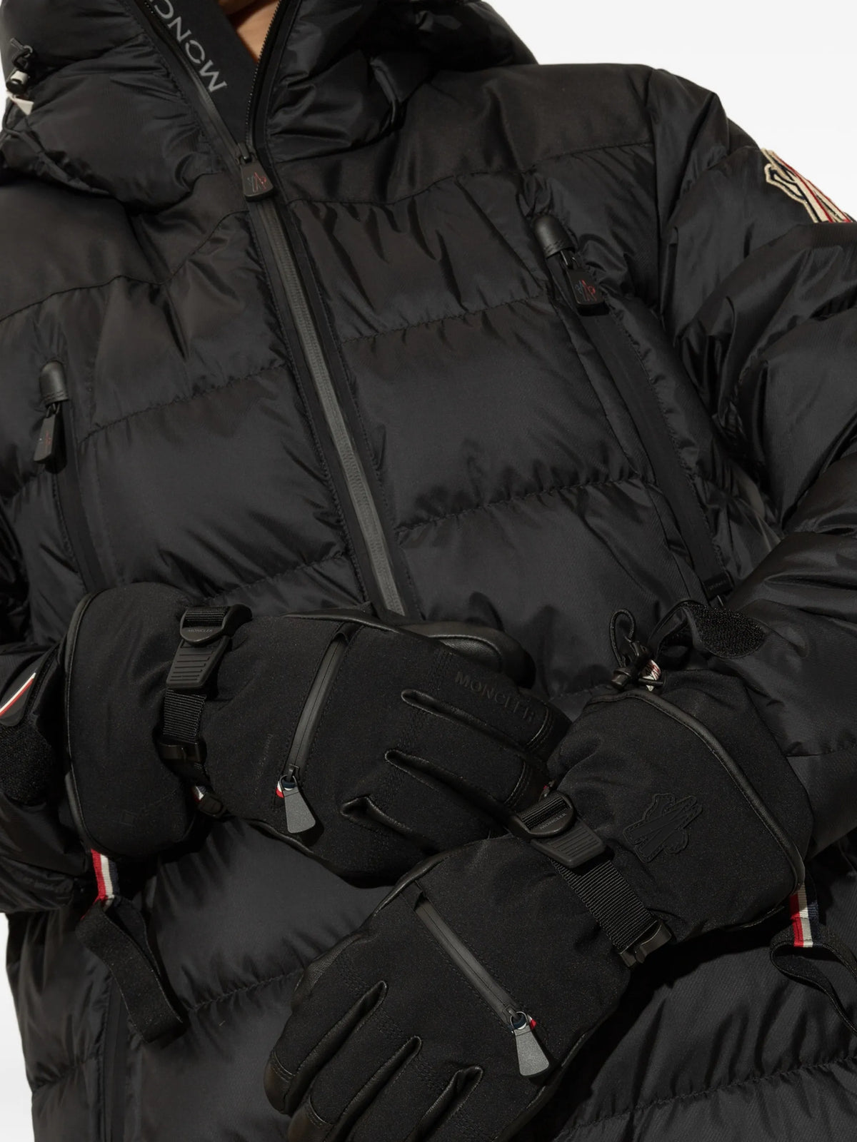 logo-embossed gloves