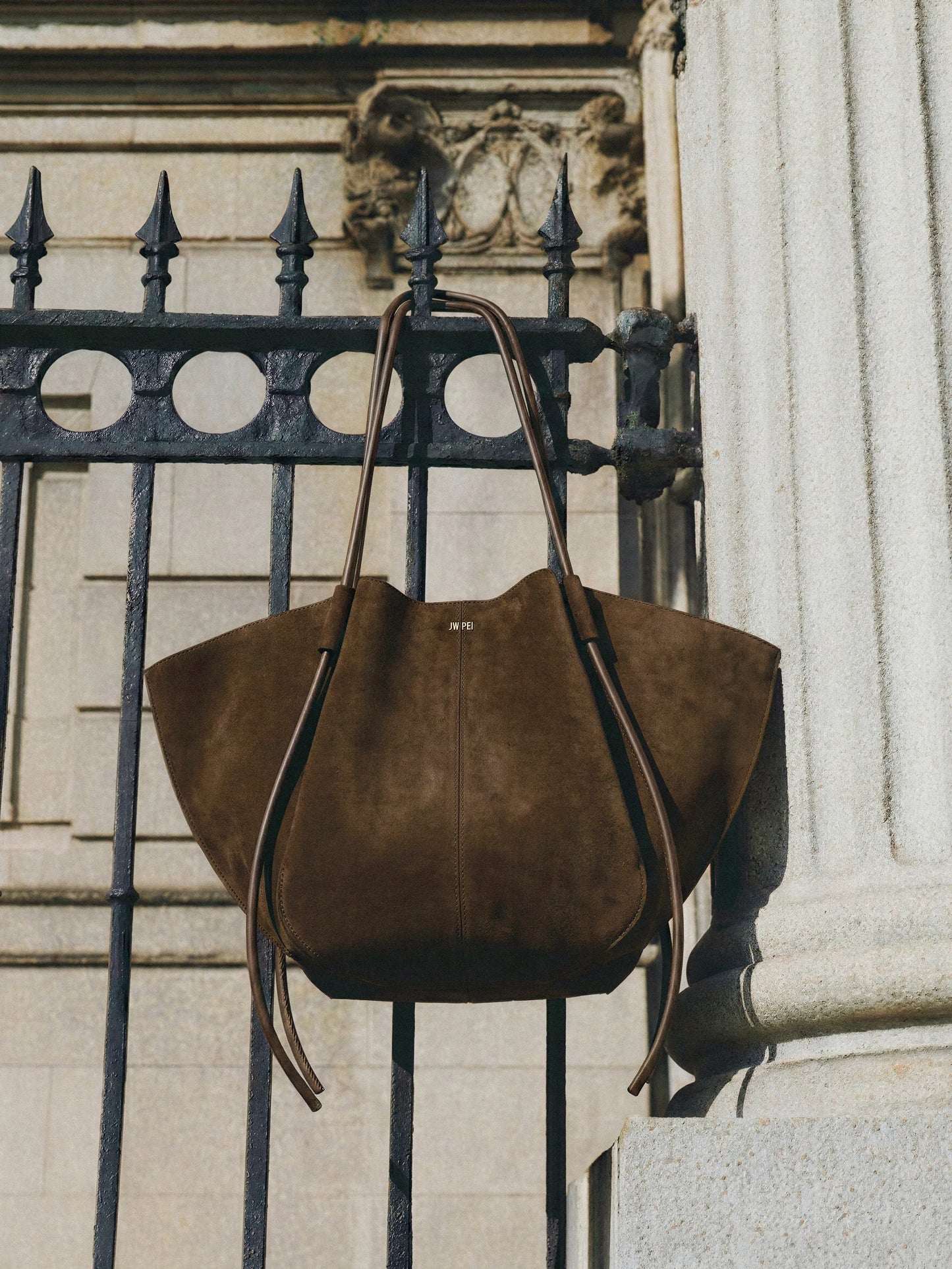 Skylar tote bag