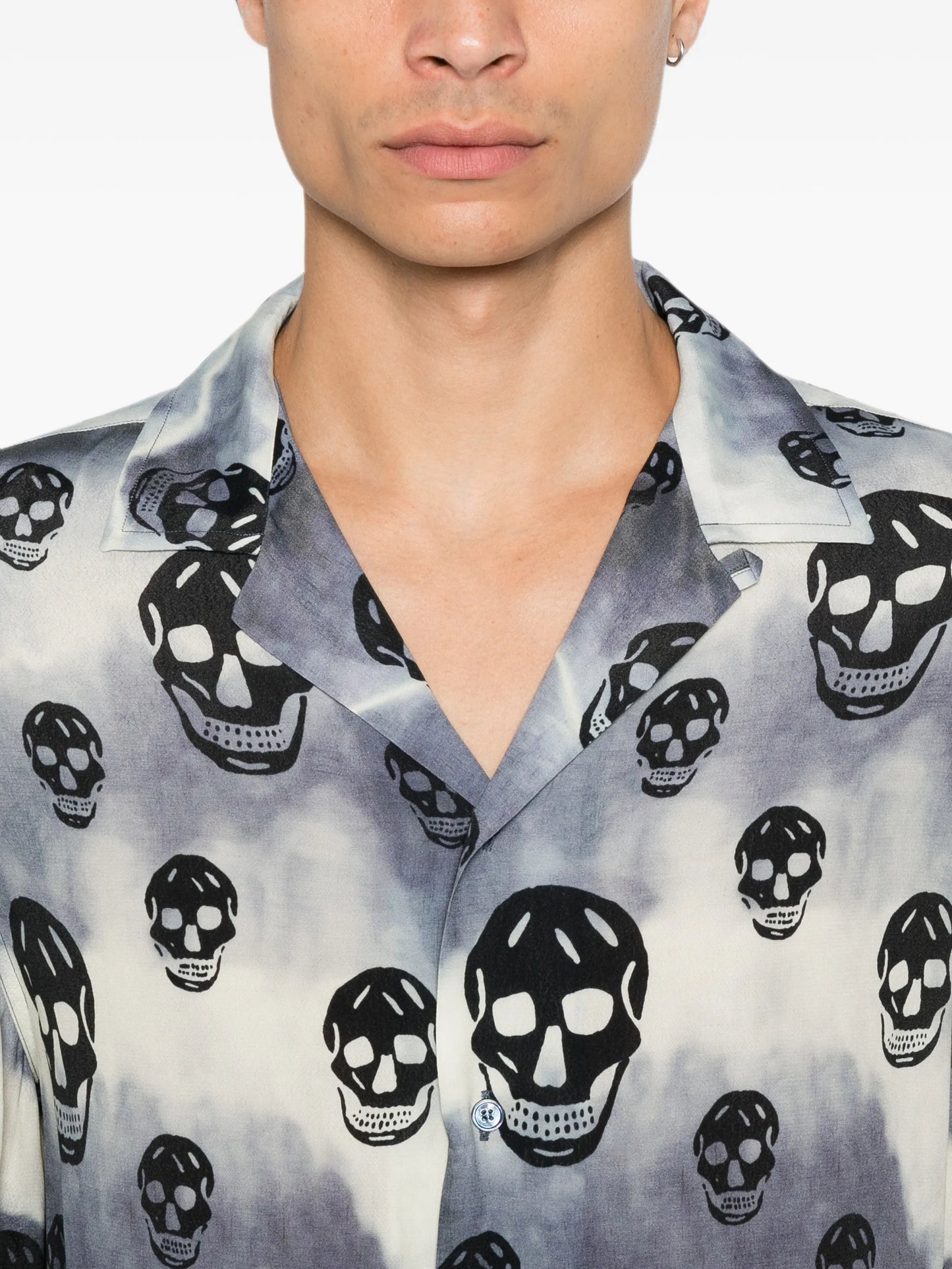 tie-dye Skull hawaiian shirt in indigo/ivory