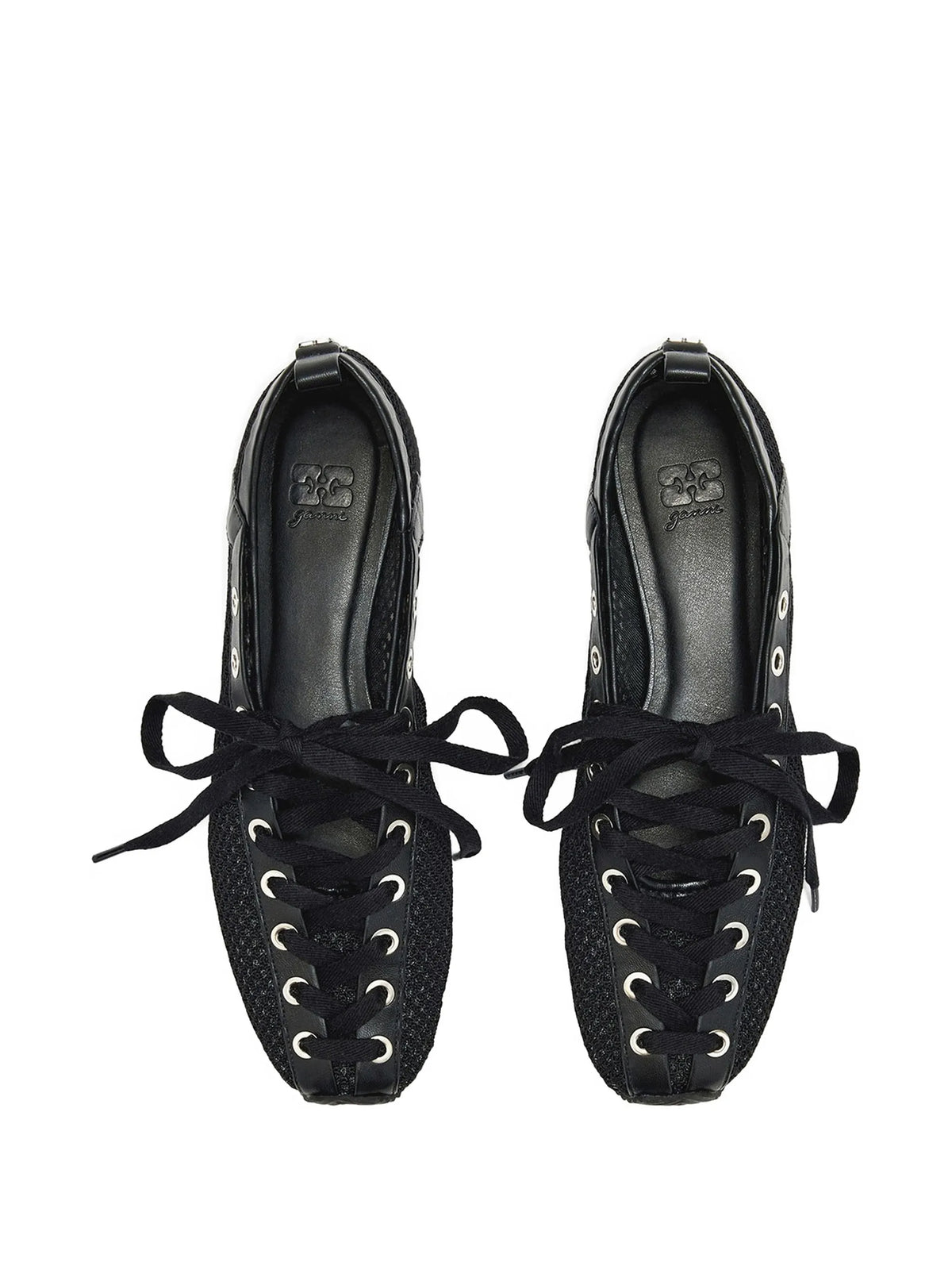sporty Ballerina in black mesh