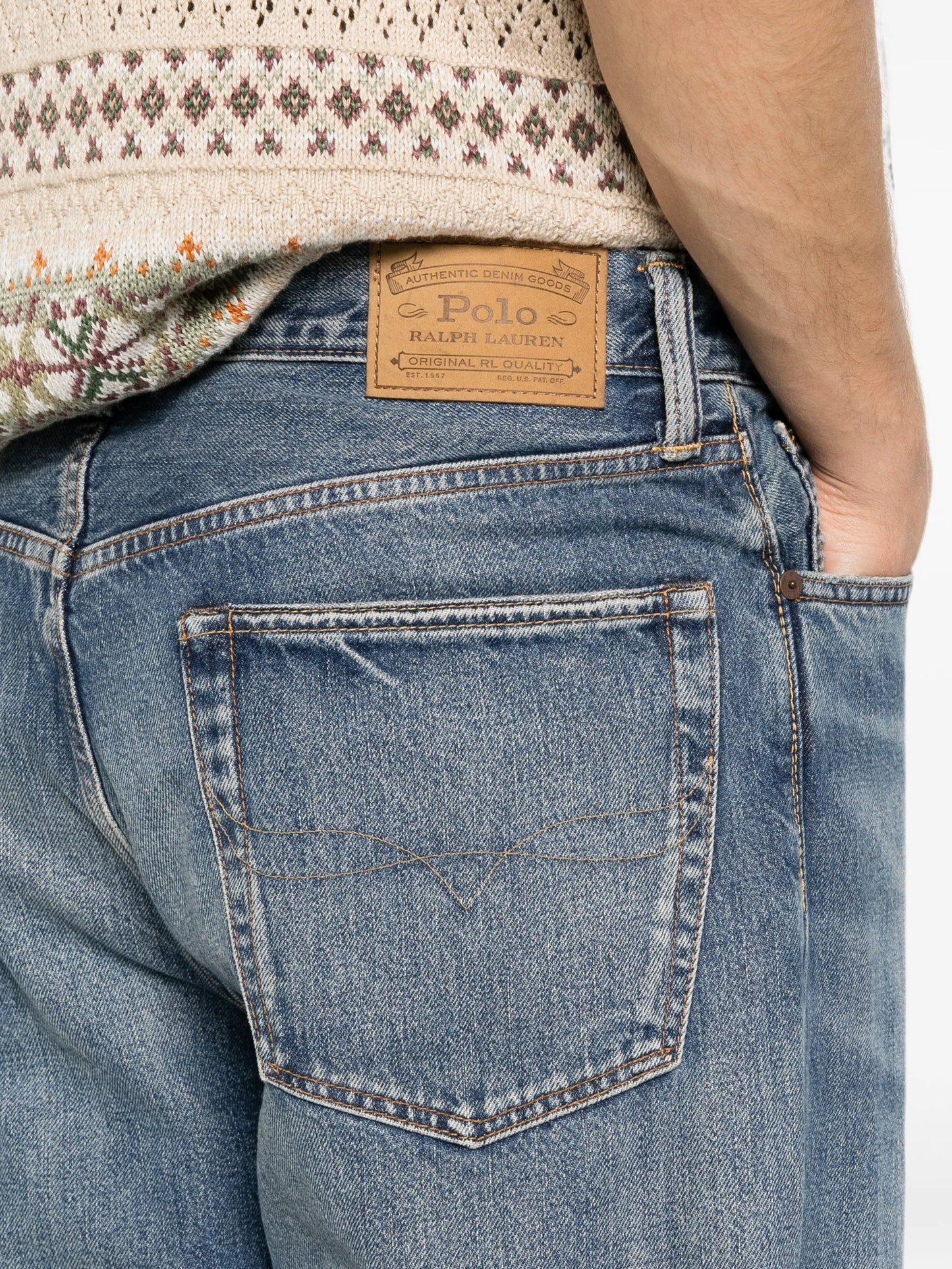 belt-loop buttoned jeans