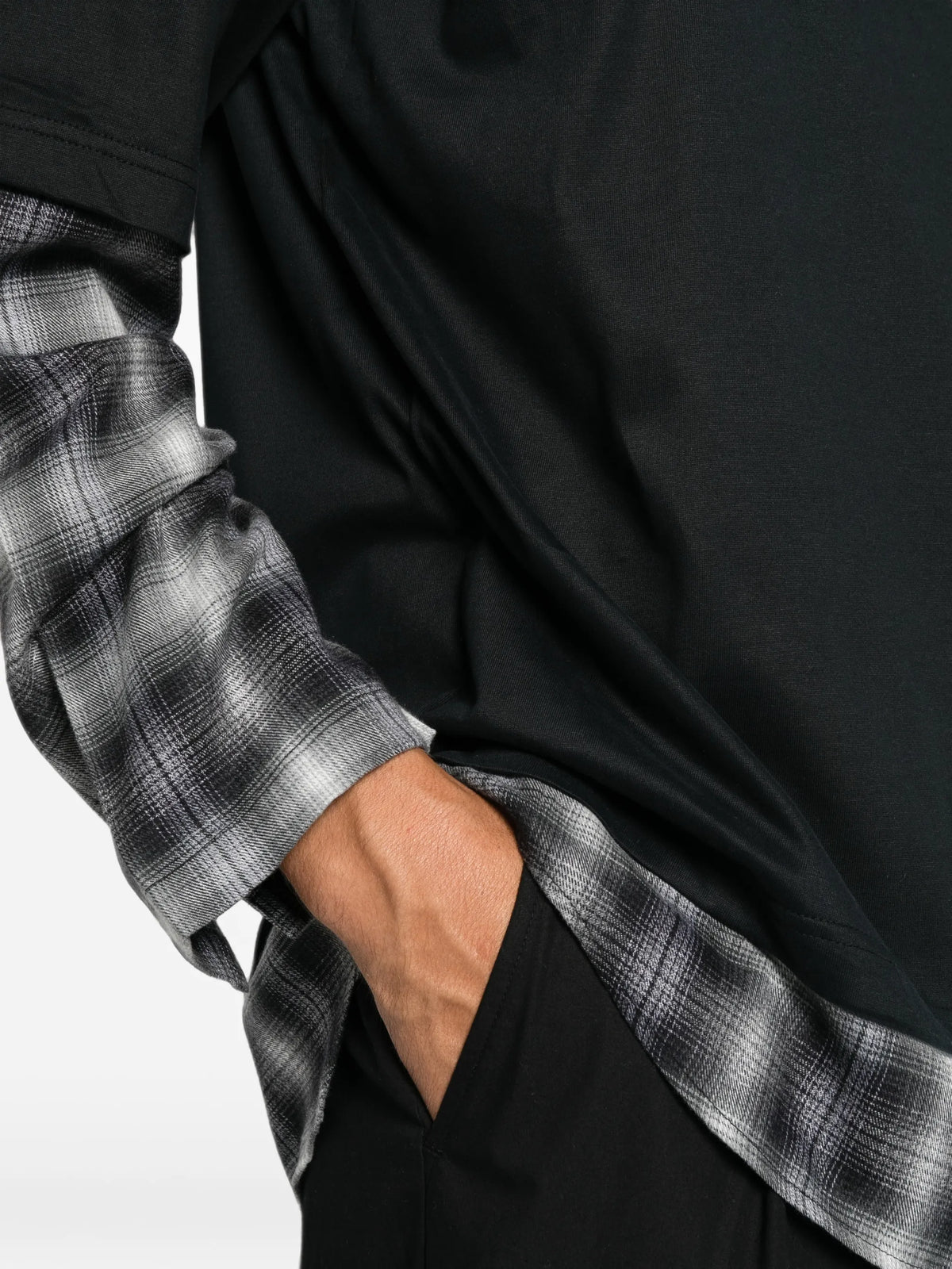 layered-design check-pattern T-shirt