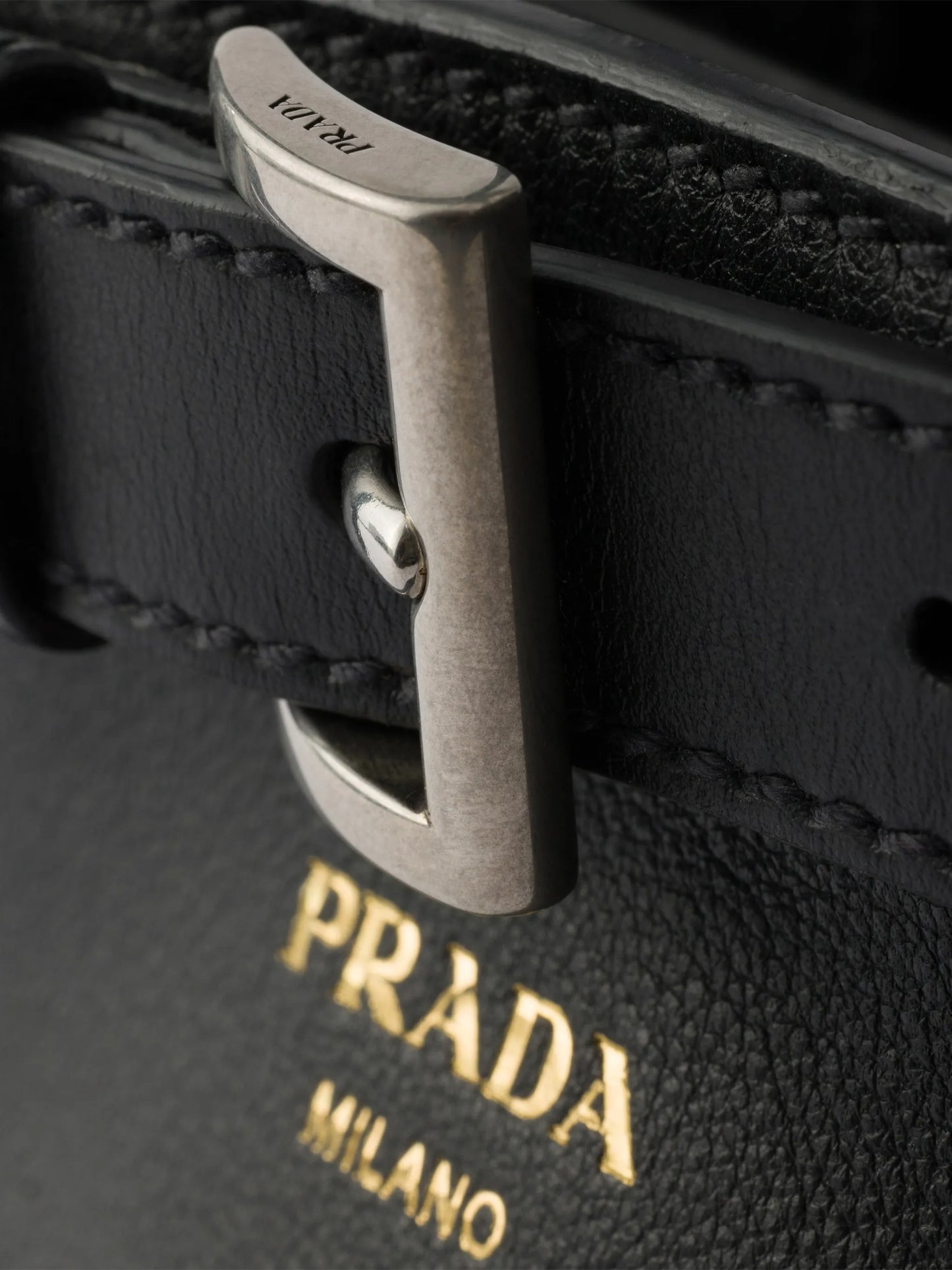 small buckle-detail leather shoulder bag
