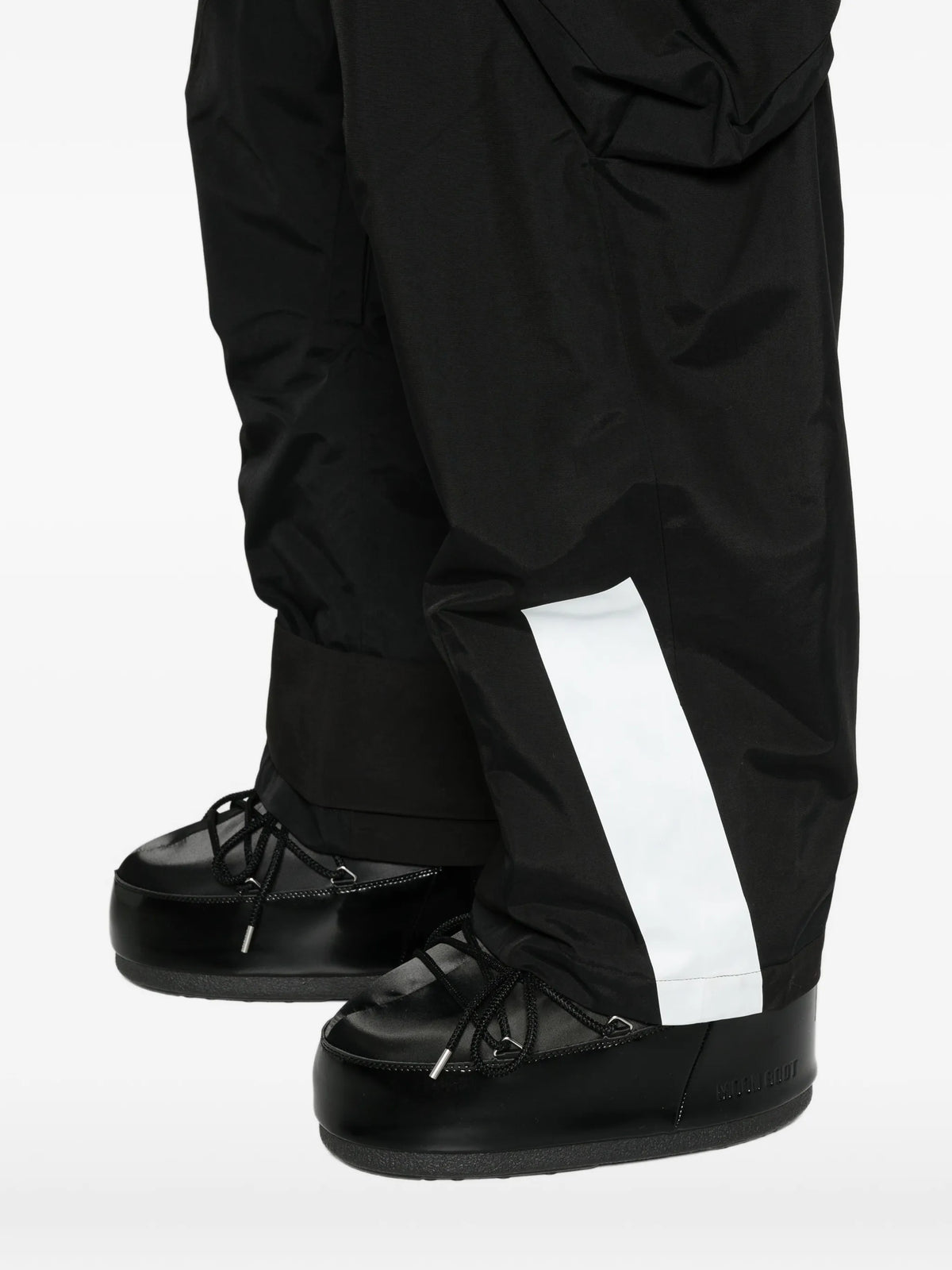 Catalyst shell cargo bib black