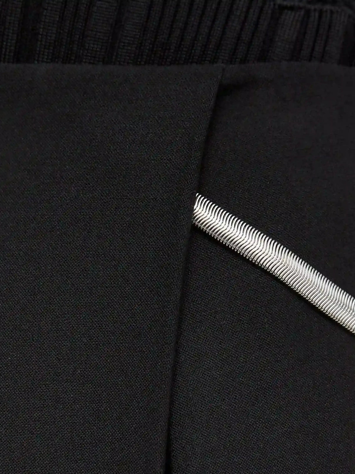 pleated detachable-strap trousers