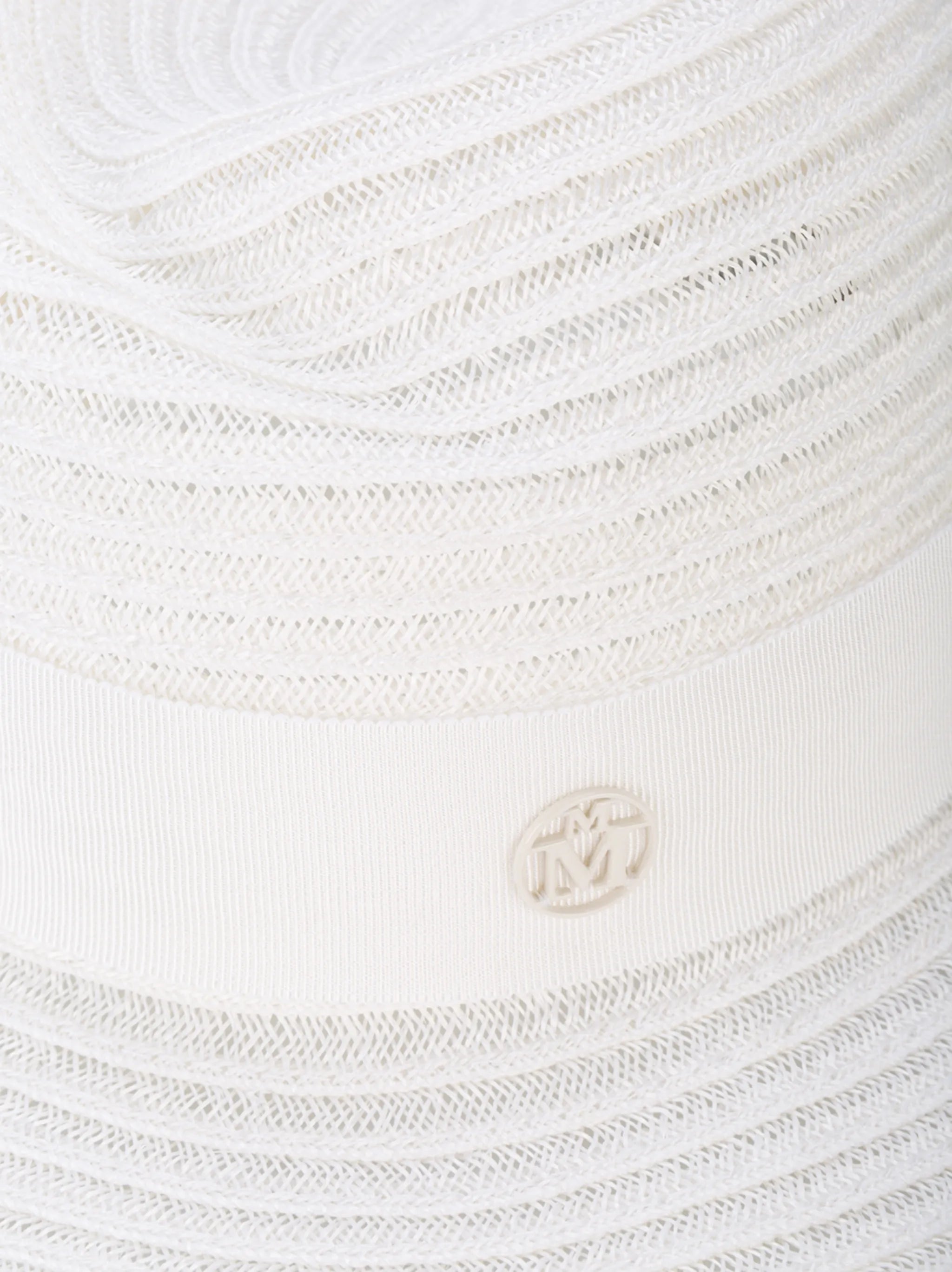 Virginie hat