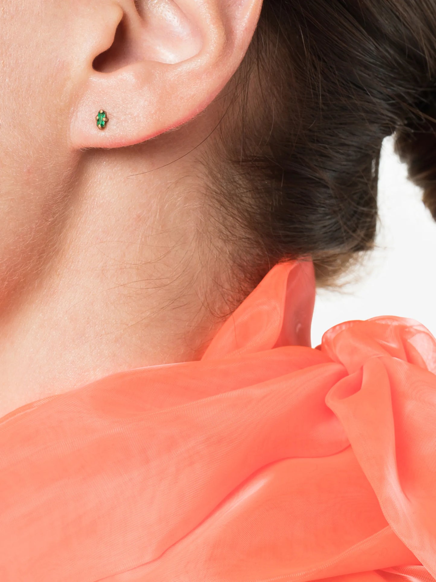 18k yellow gold emerald mini stud earring