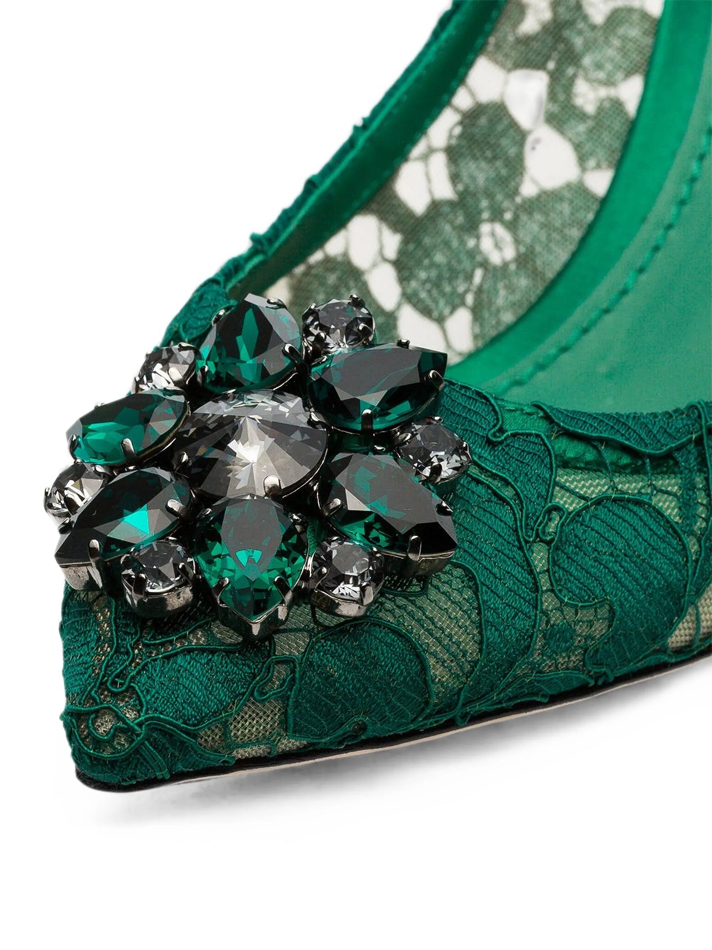 Belluci lace brooch-detail pumps