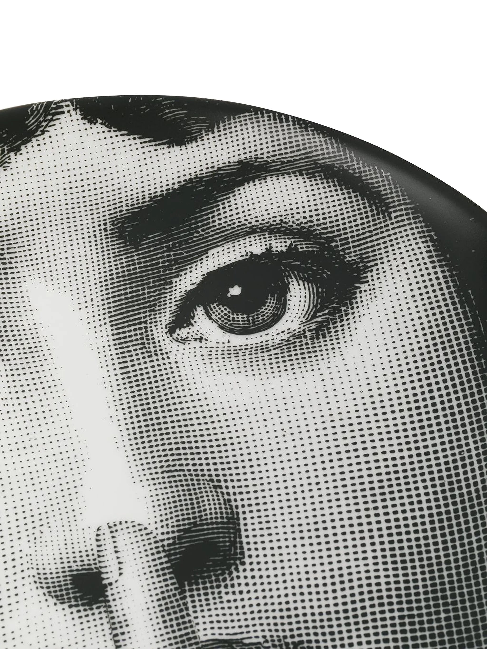 Silenzio plate