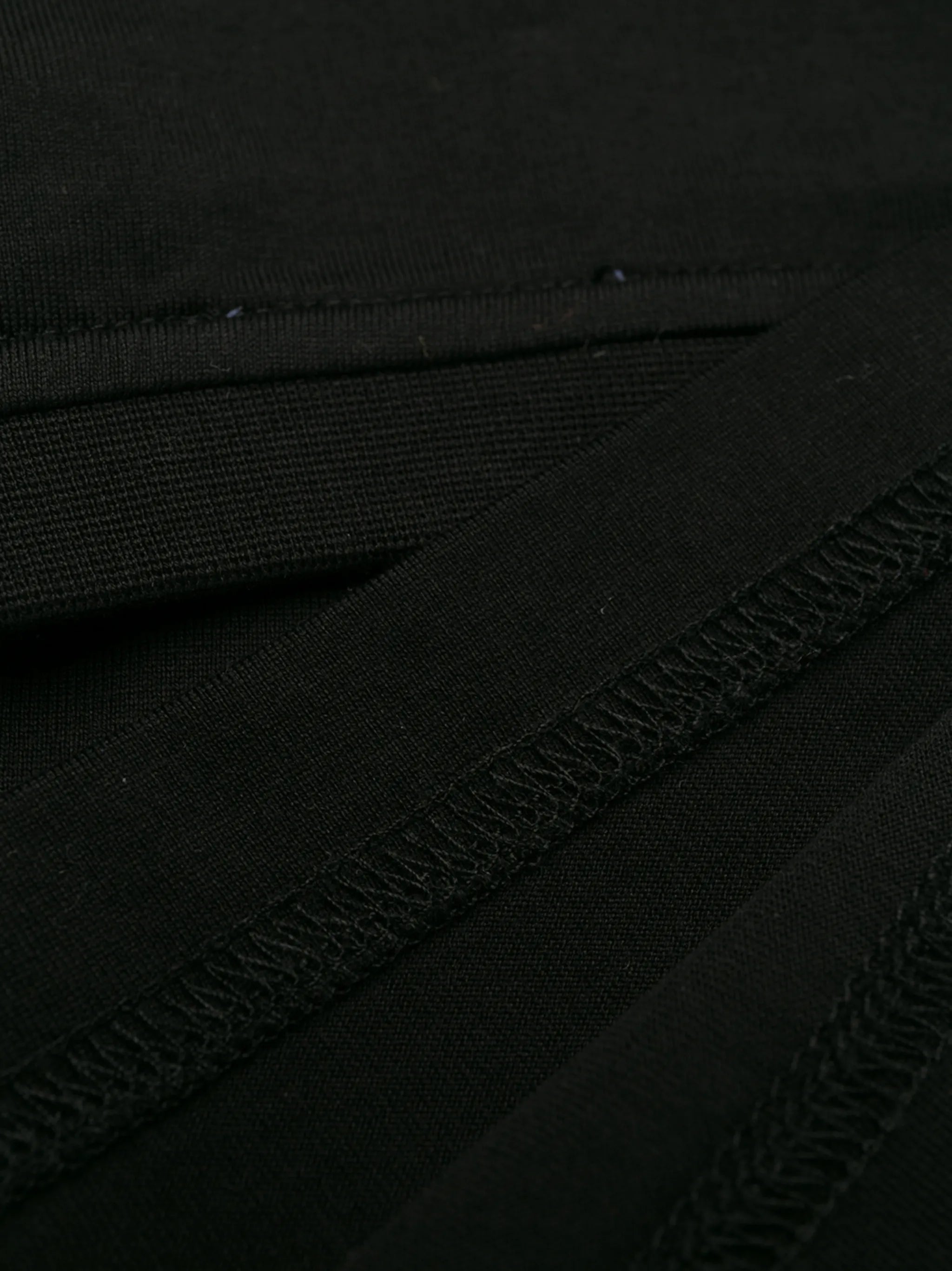 logo-embroidered T-shirt