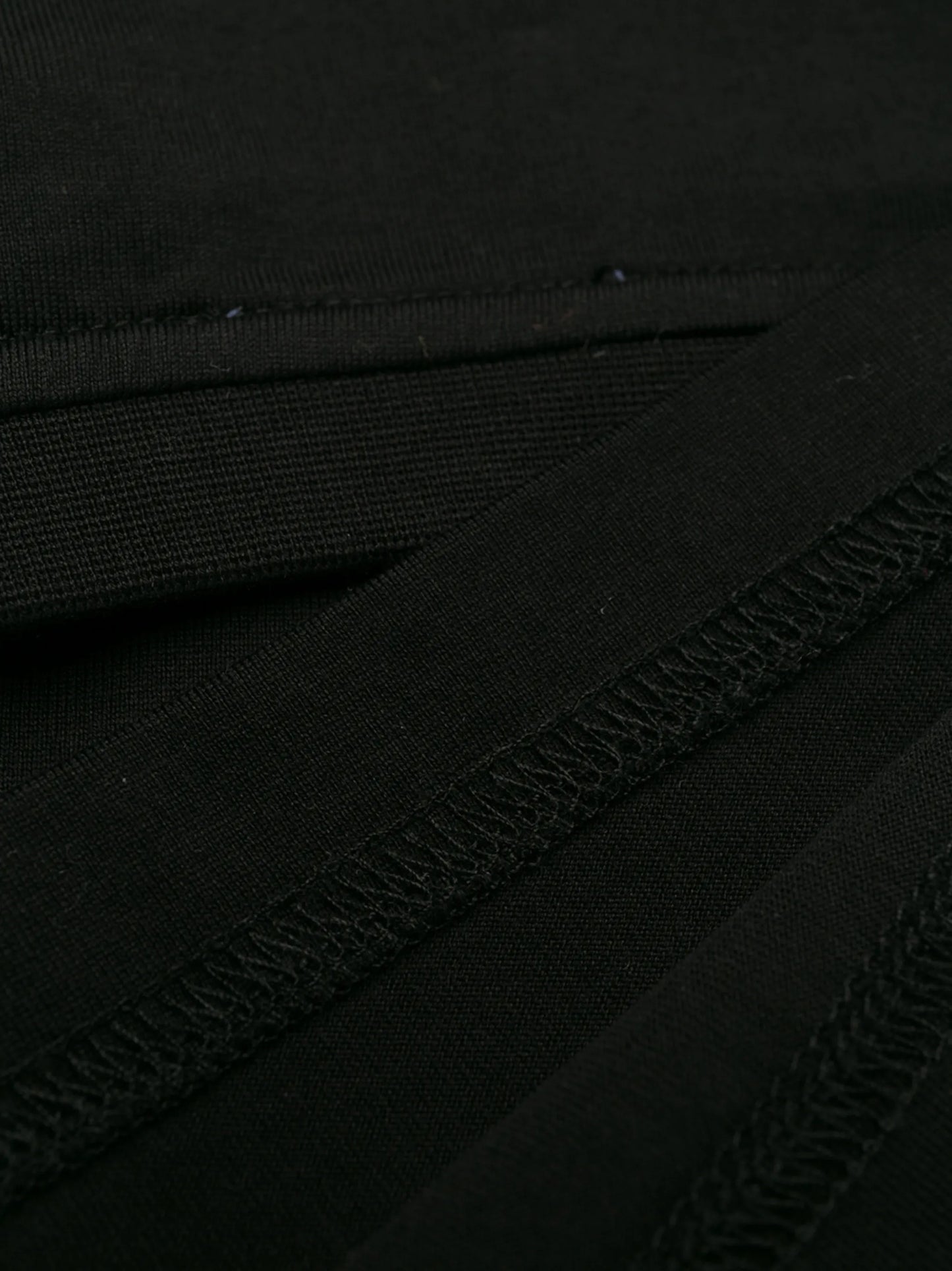logo-embroidered T-shirt
